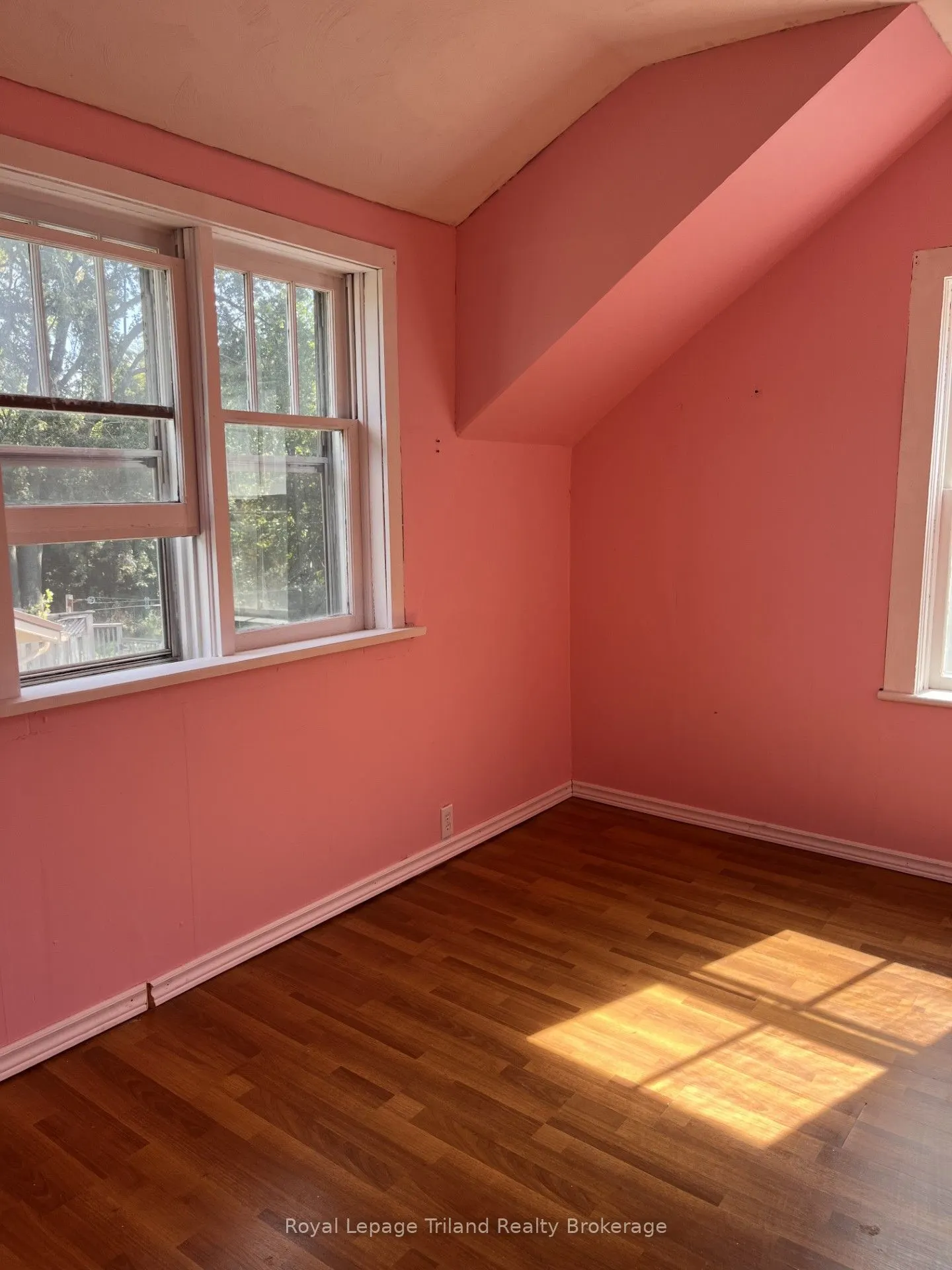 25 Palmer Street W