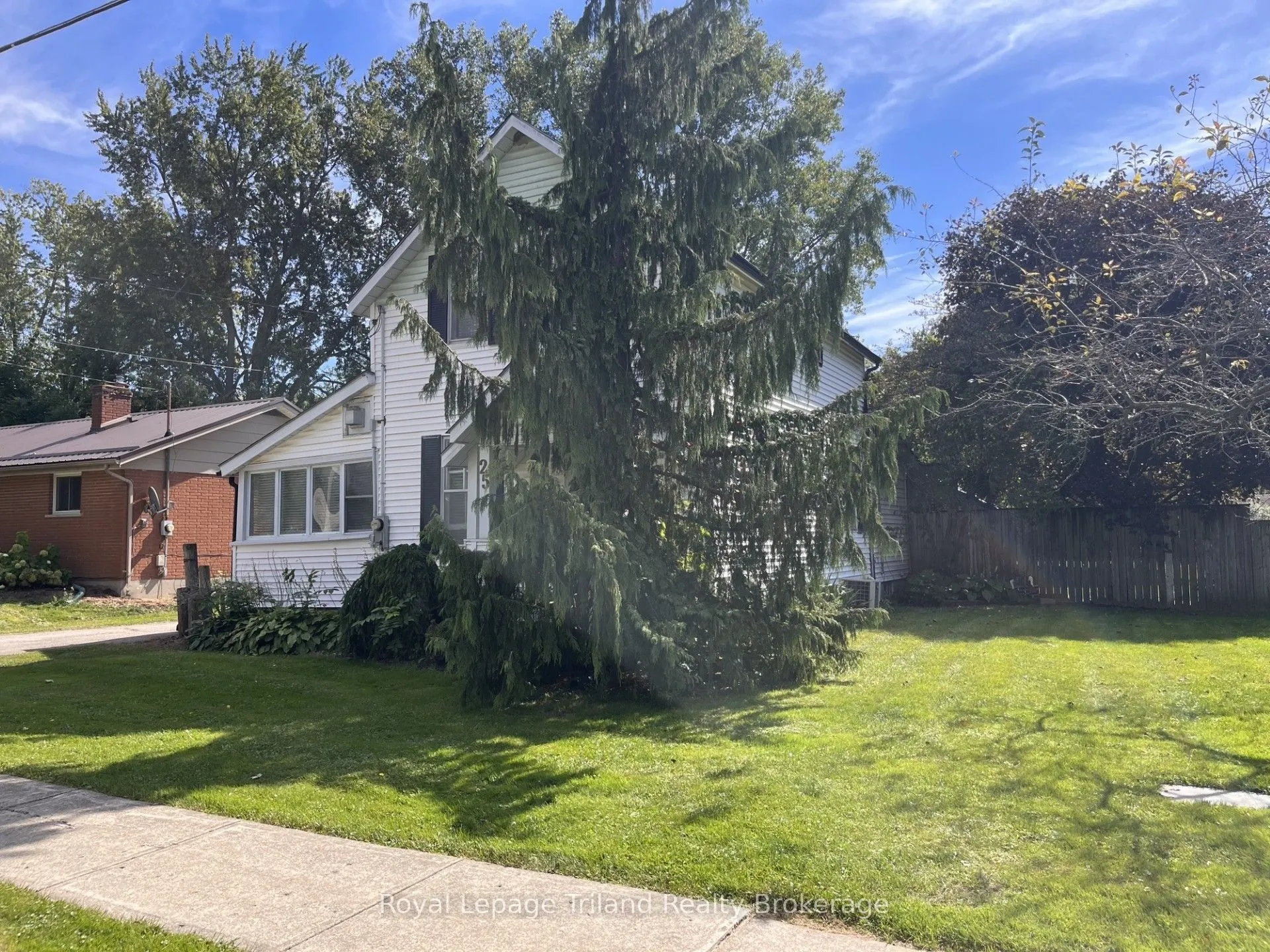 25 Palmer Street W
