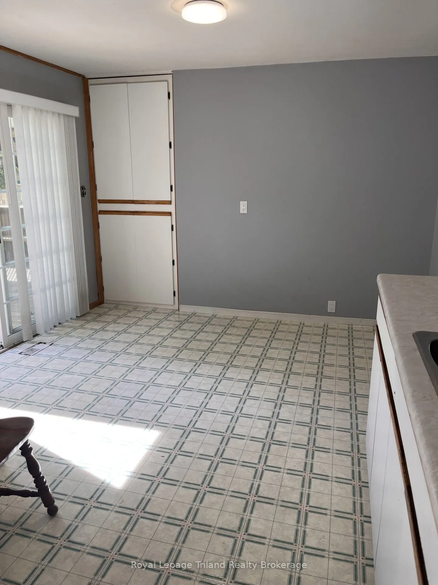 25 Palmer Street W