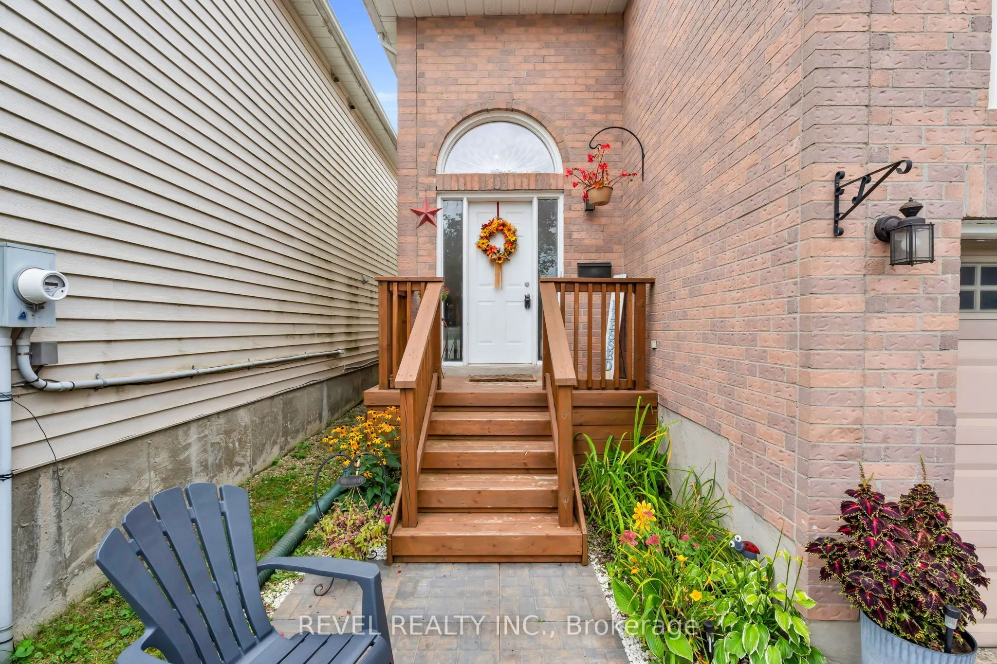 302 Shelburne Place
