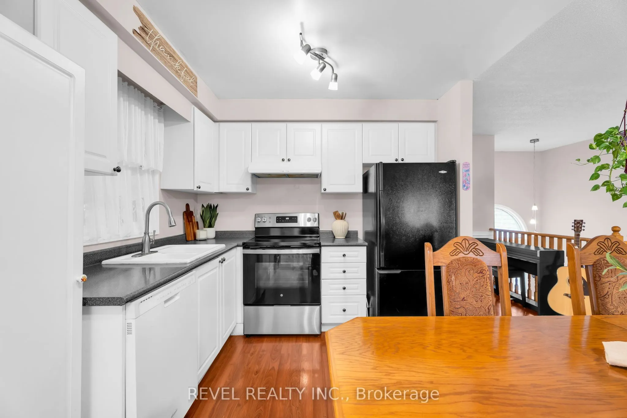 302 Shelburne Place