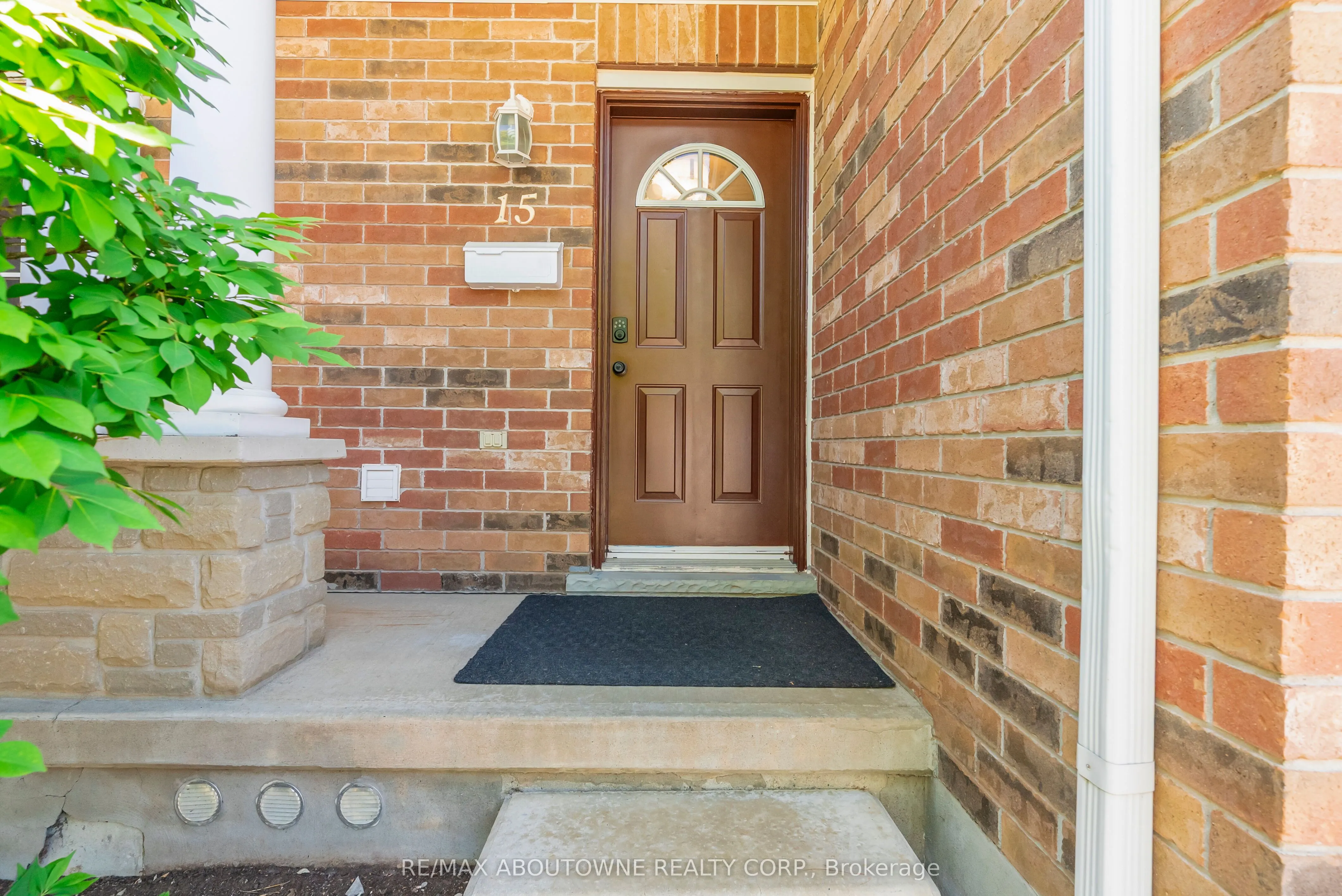 151 Clairfields Drive E #15