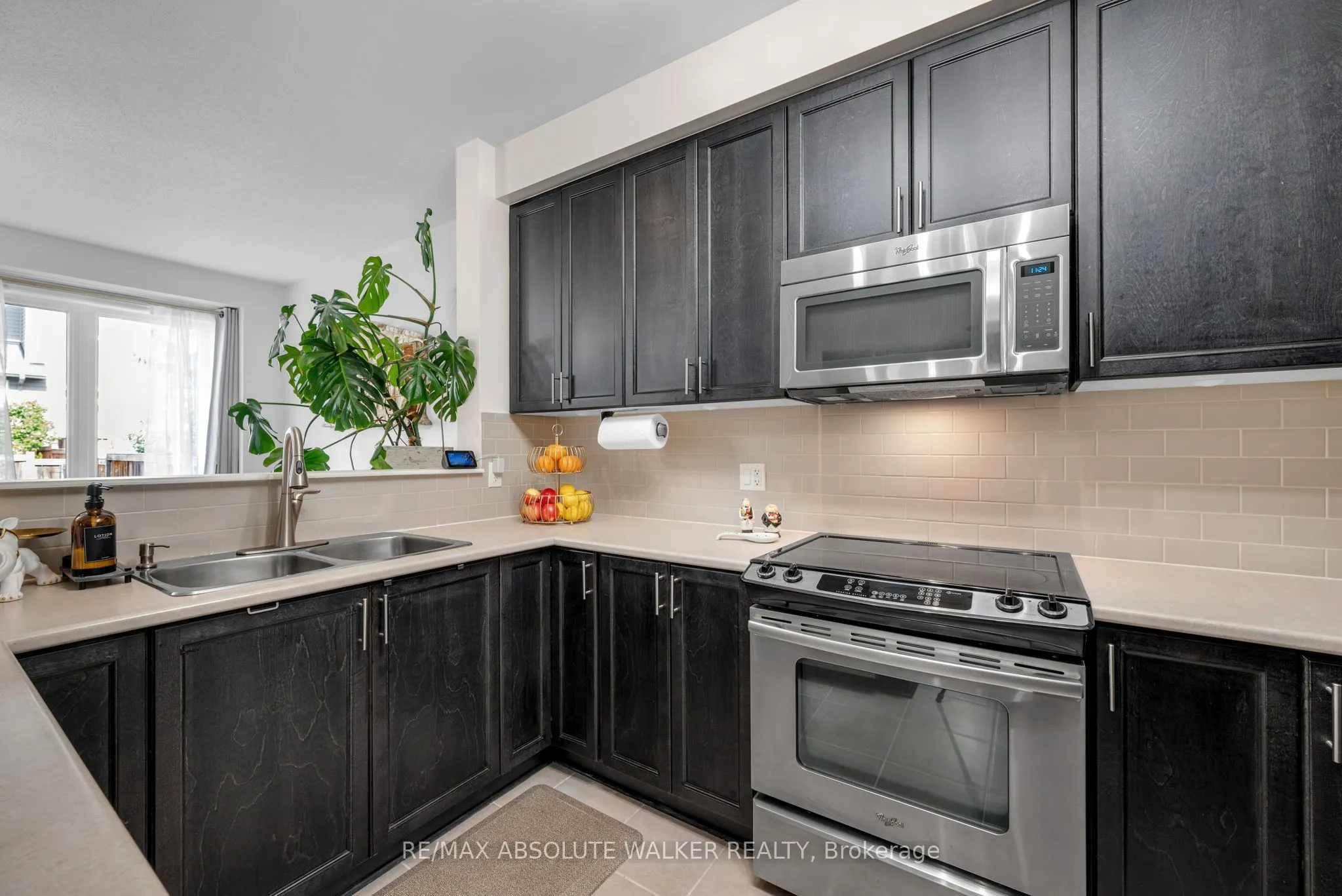 769 Hazelnut Crescent