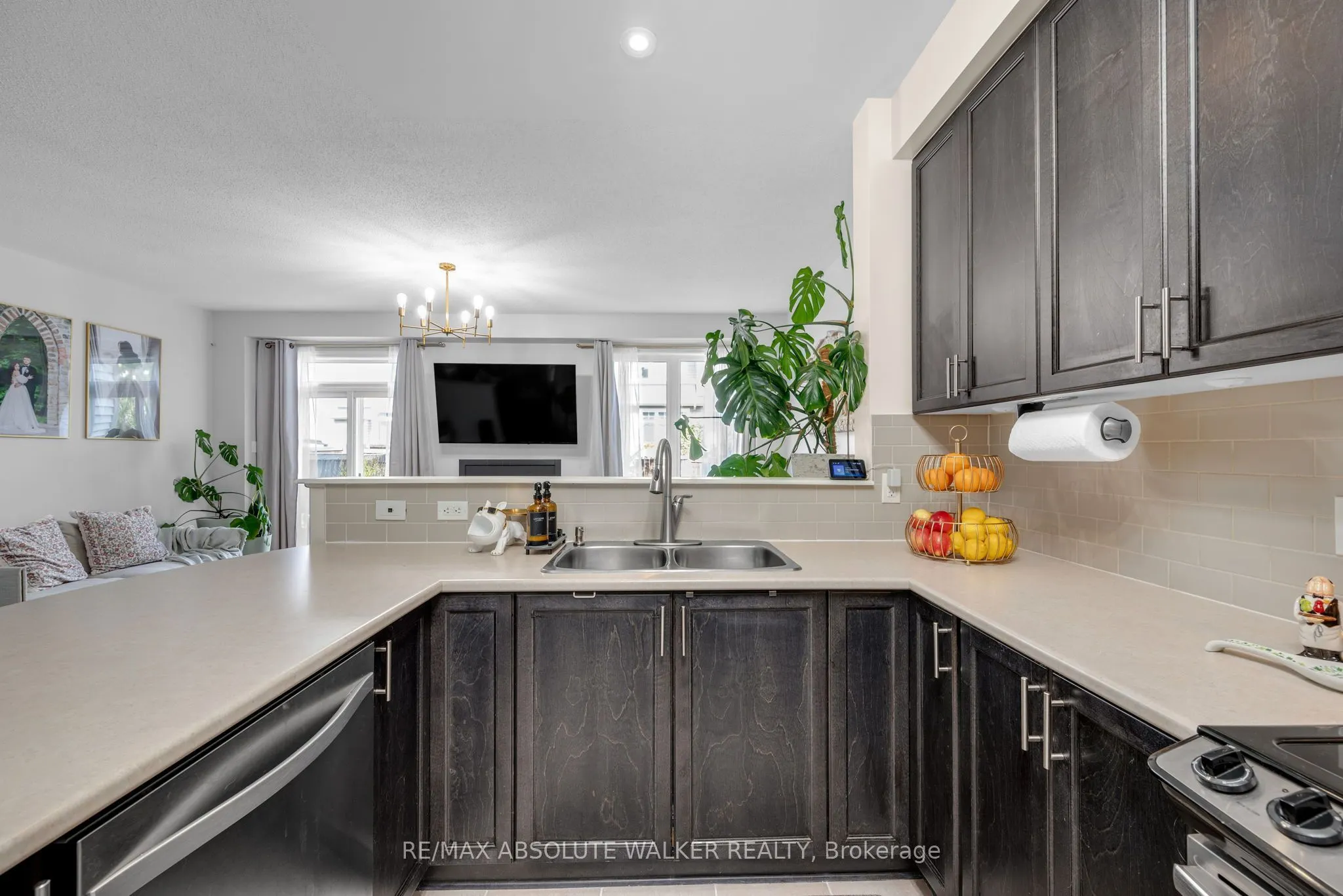 769 Hazelnut Crescent
