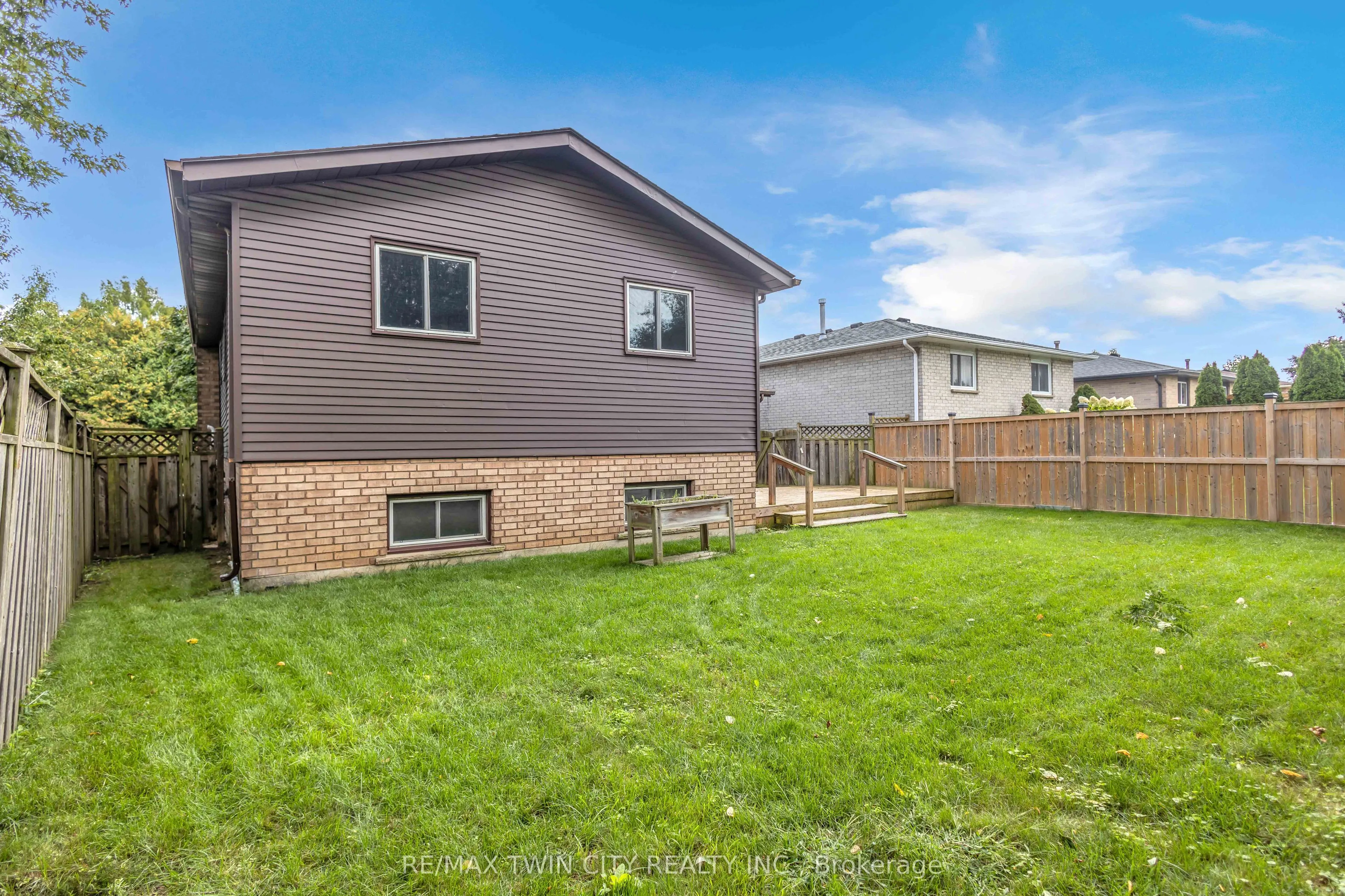 79 Hobart Crescent