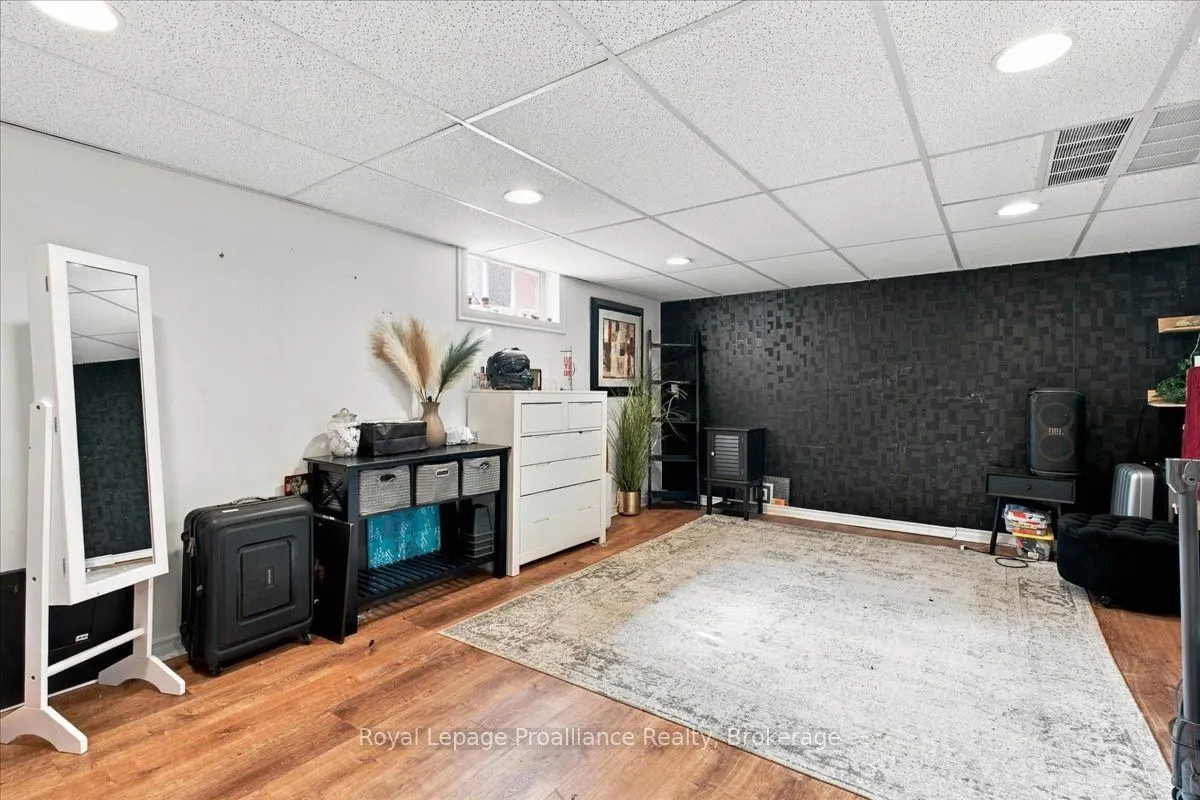 93 Bay Drive