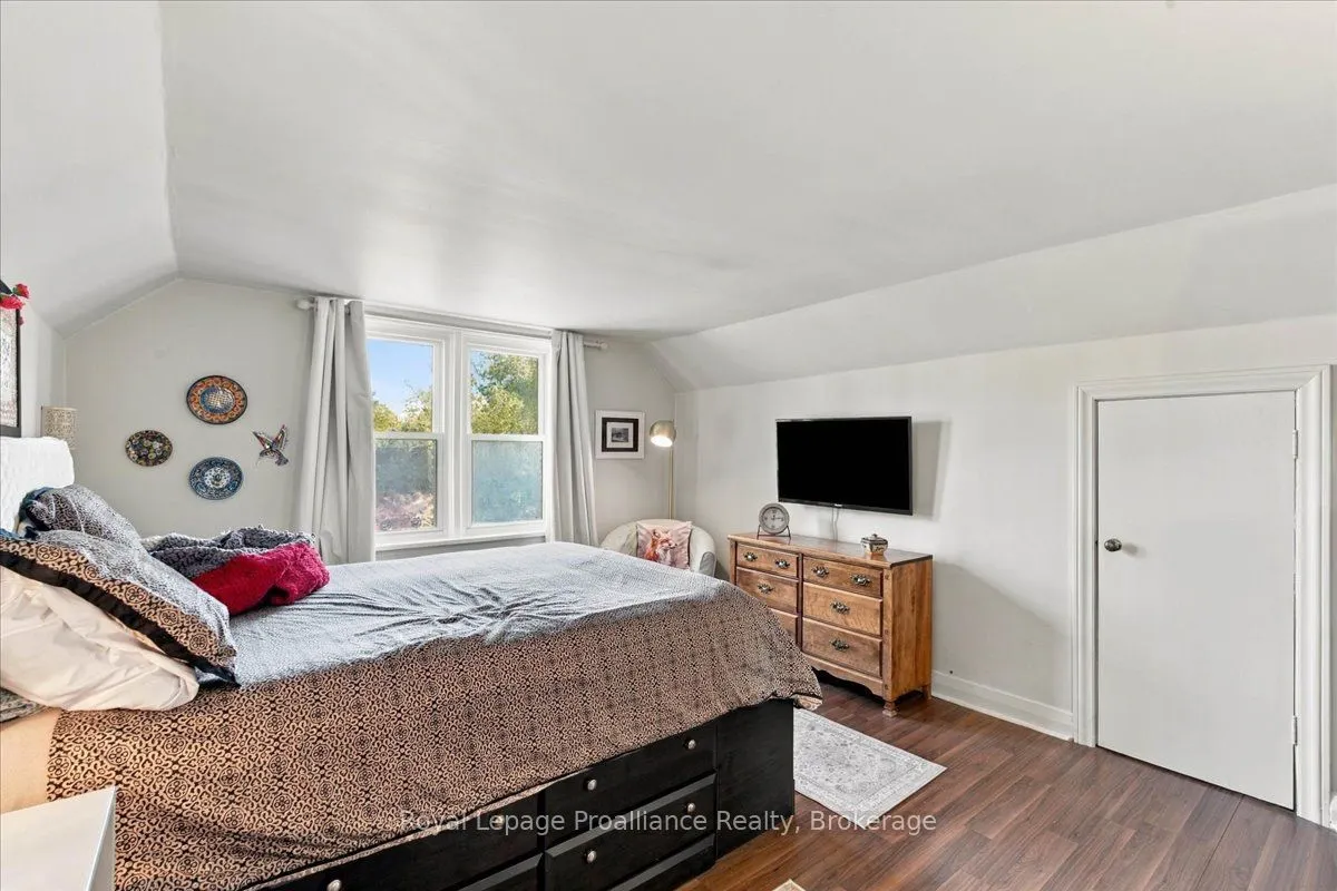 93 Bay Drive