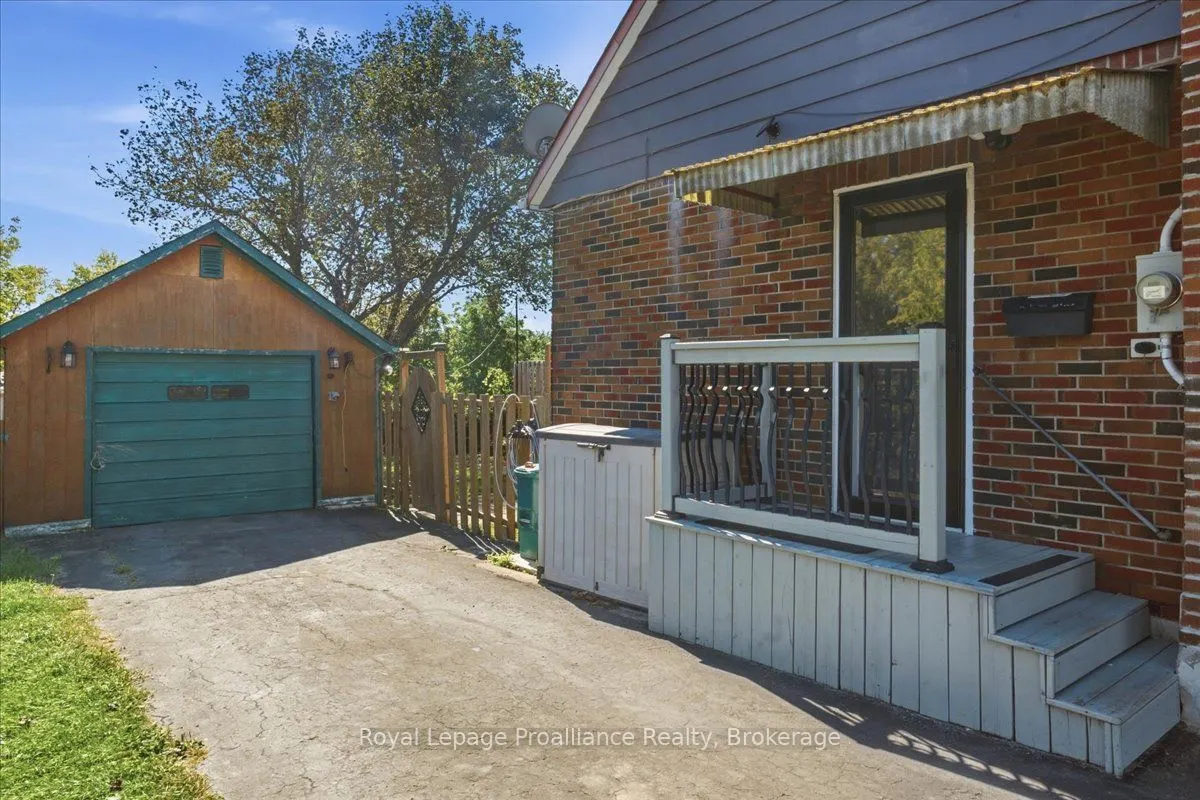 93 Bay Drive