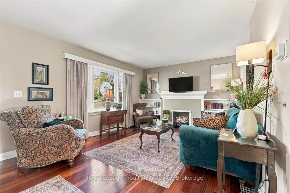93 Bay Drive