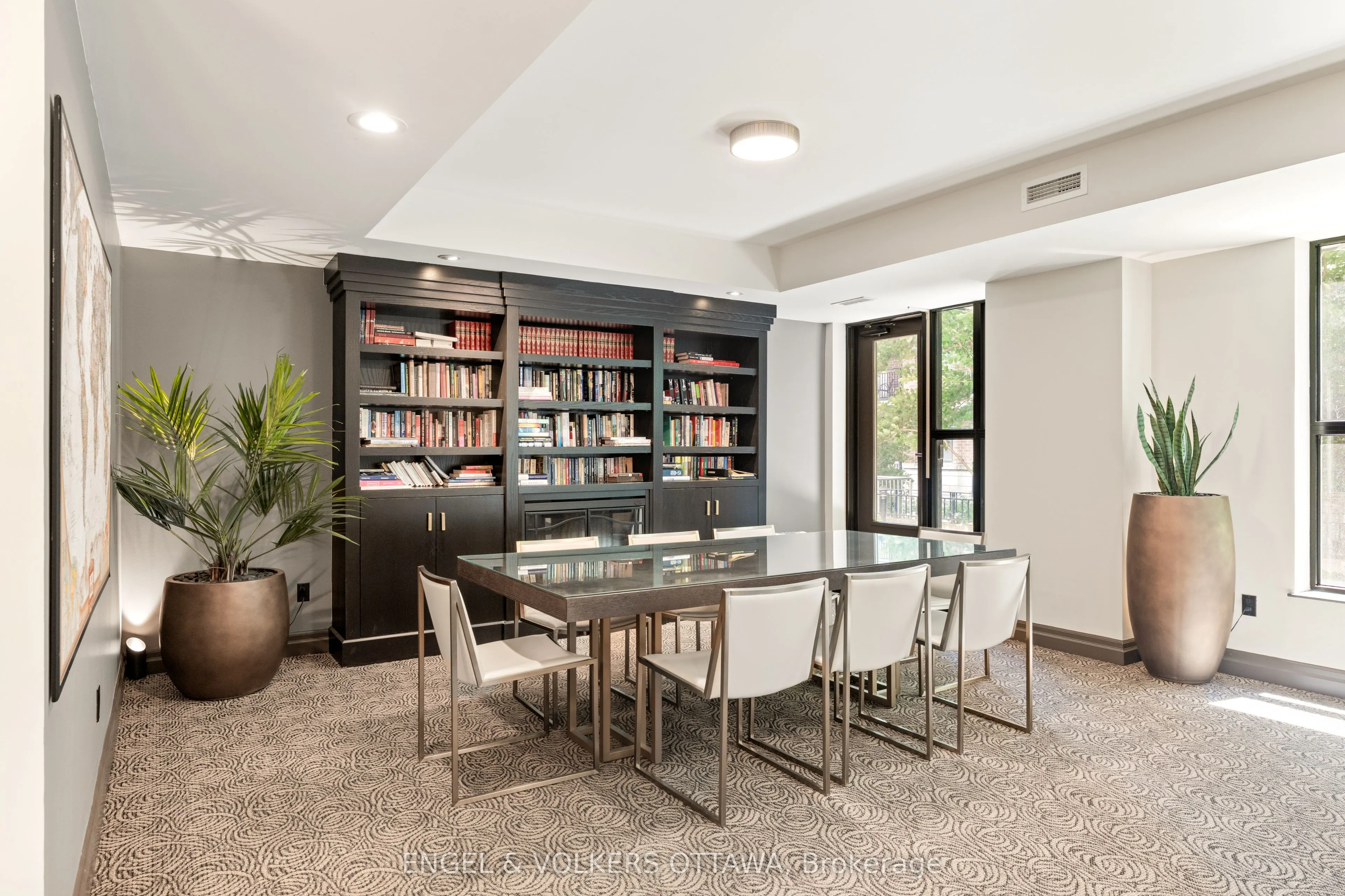 235 Kent Street #711
