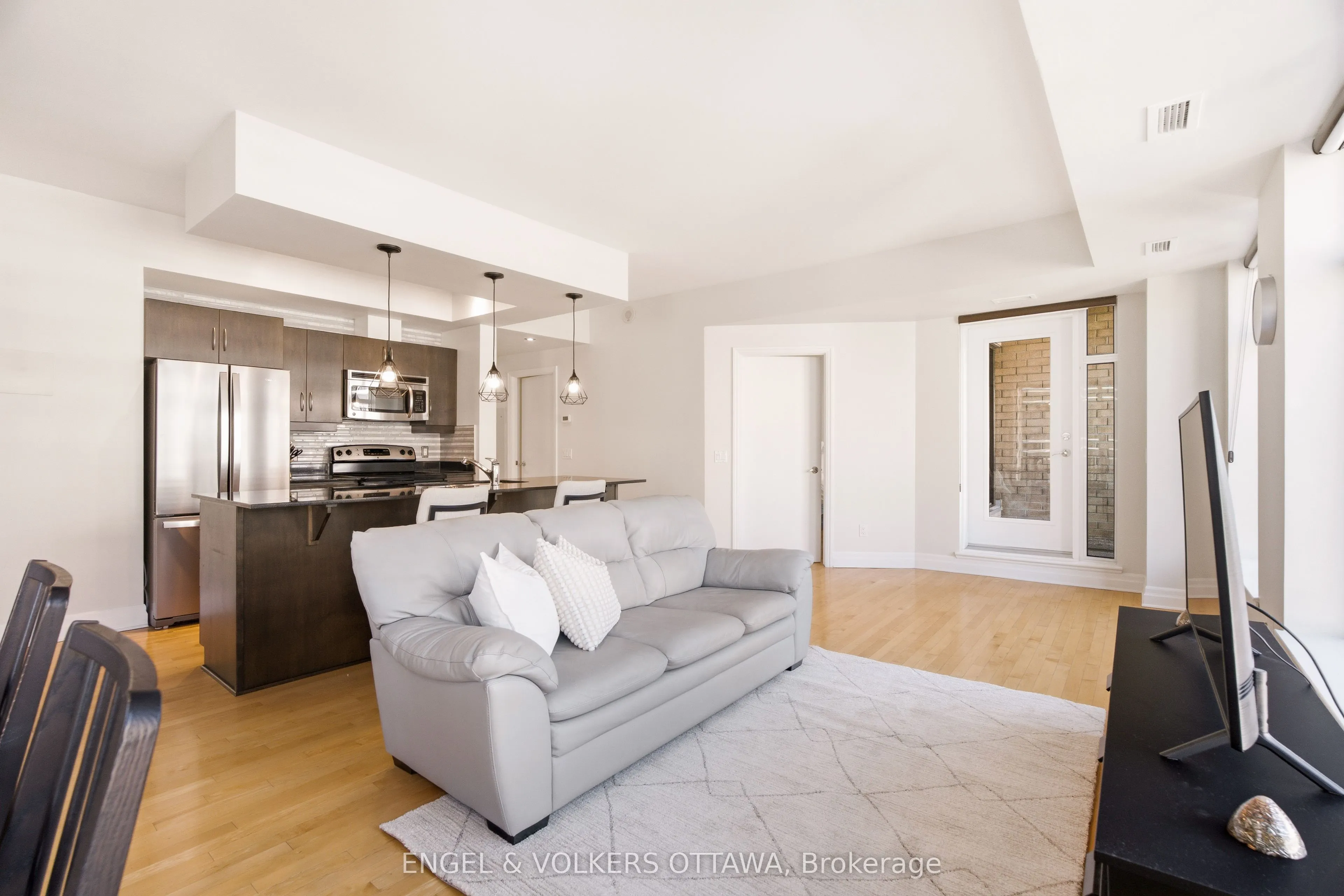 235 Kent Street #711