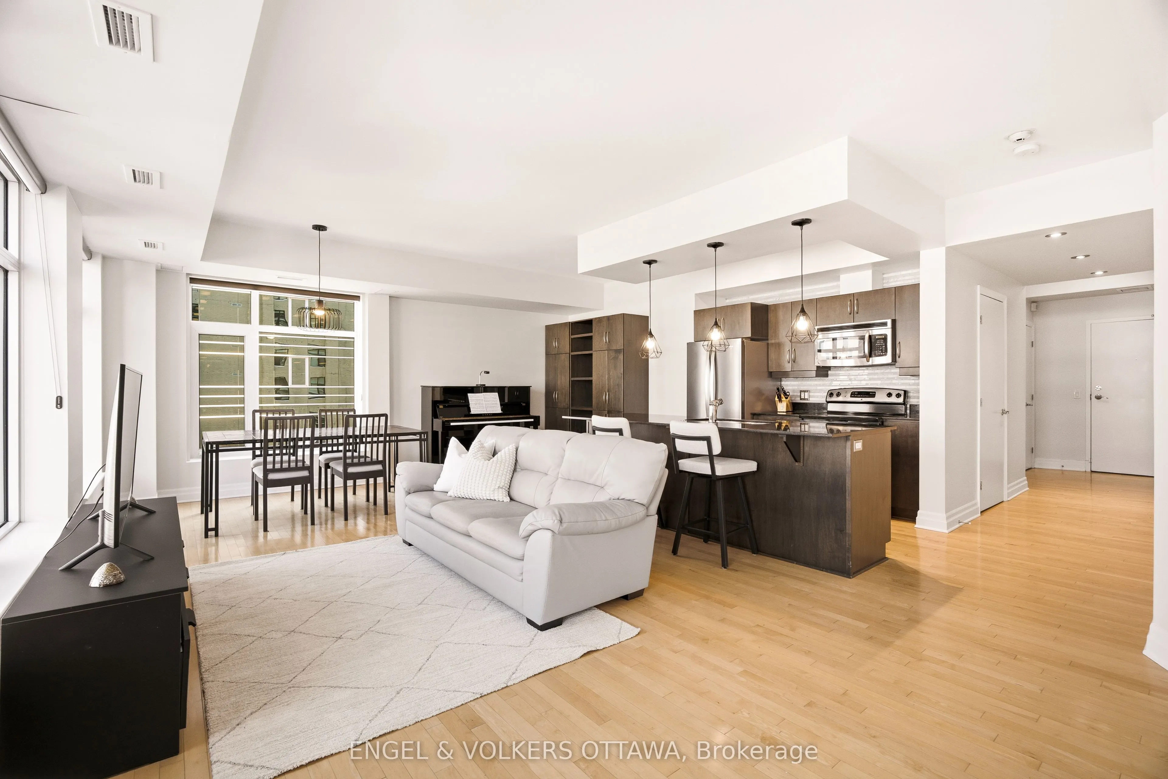 235 Kent Street #711