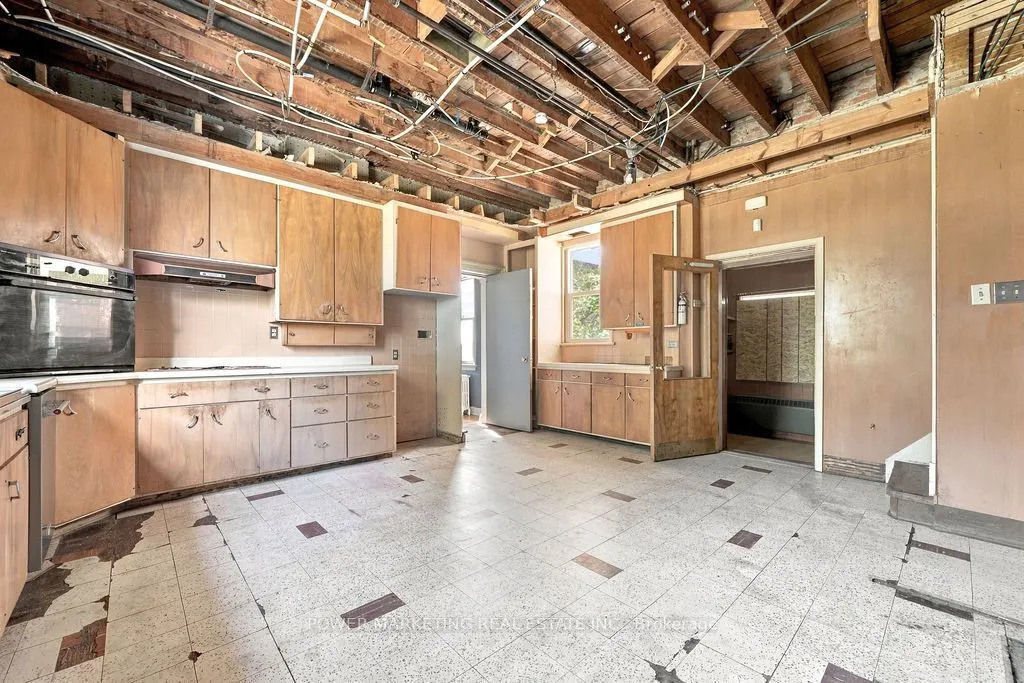 247 Victoria Street