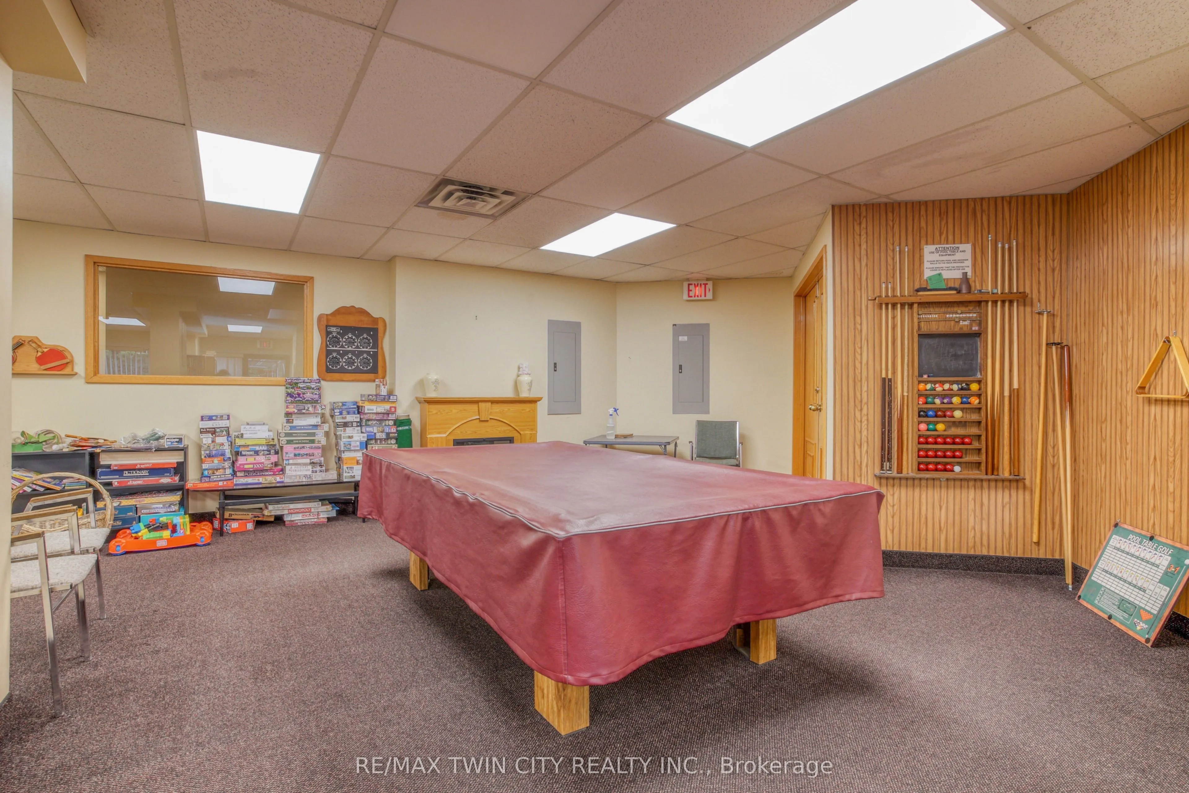237 King Street W #402