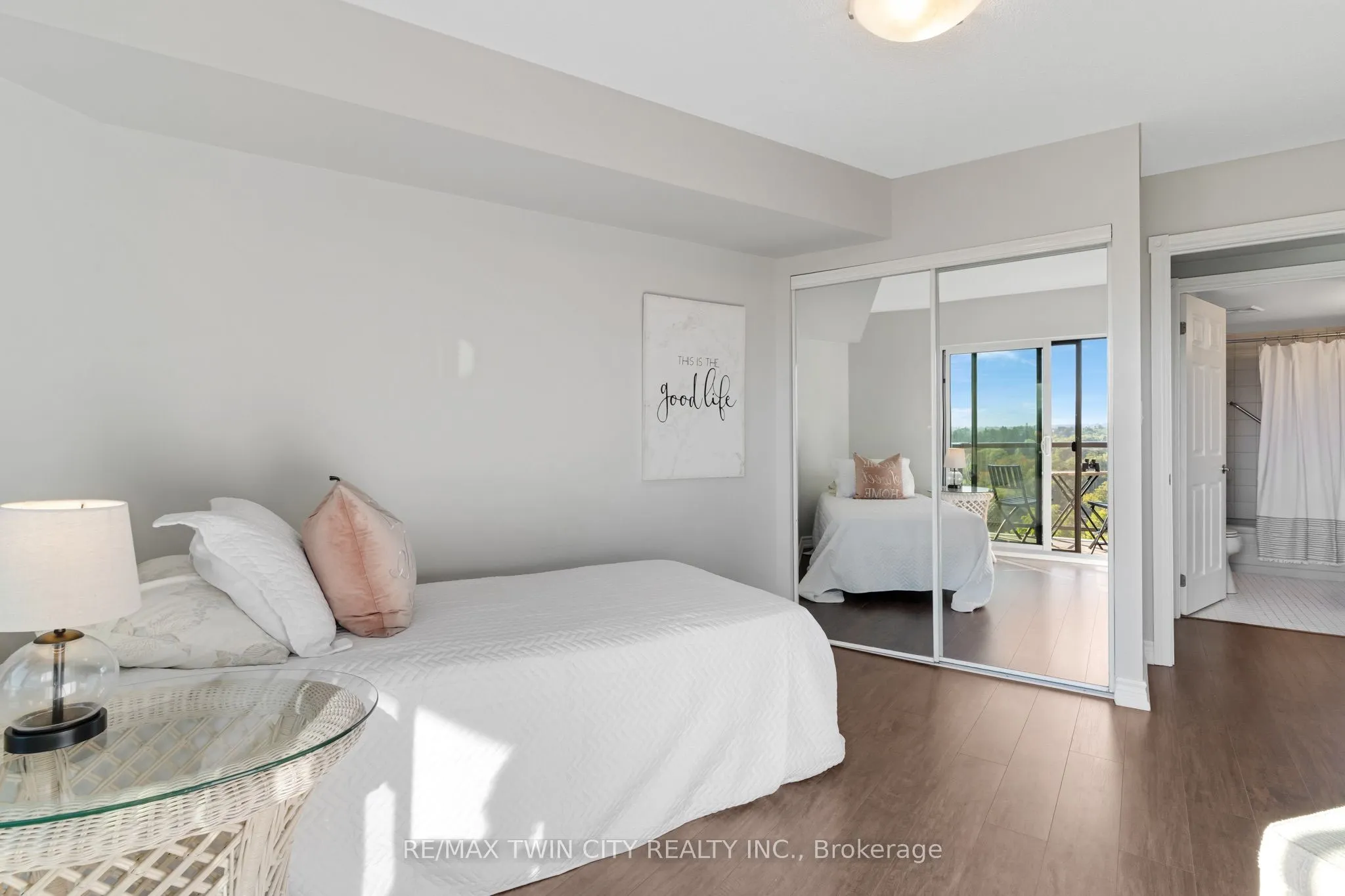 237 King Street W #402