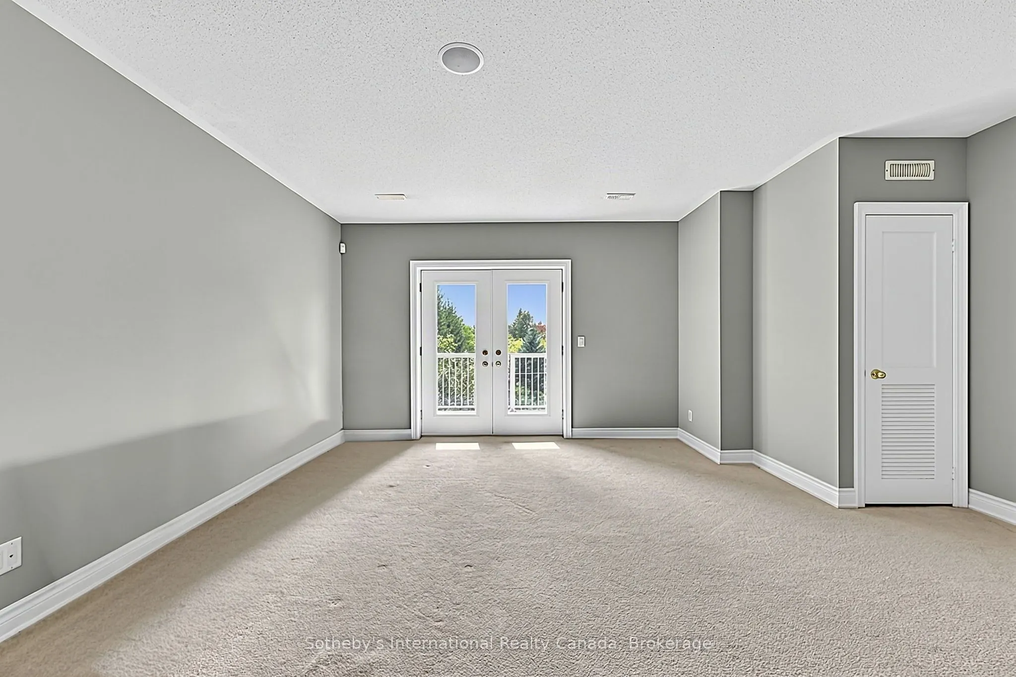 25 Beaver Street S #307