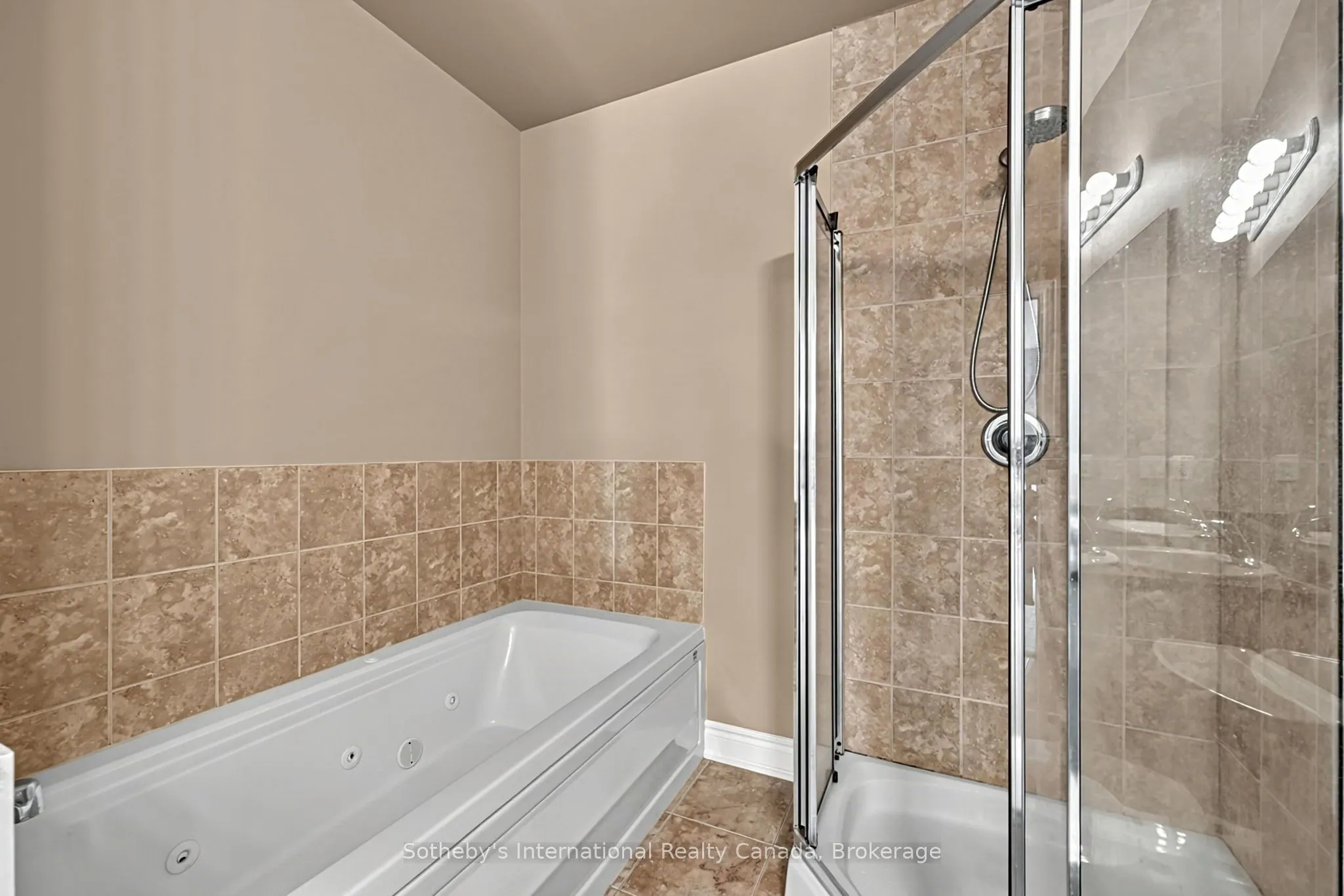 25 Beaver Street S #307