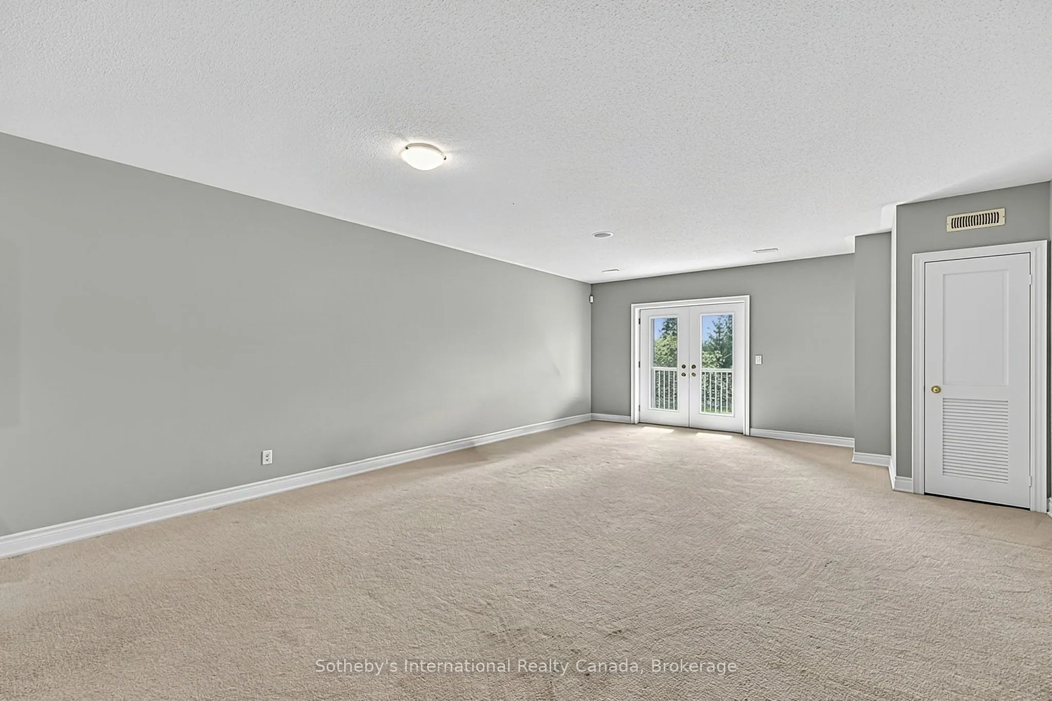 25 Beaver Street S #307
