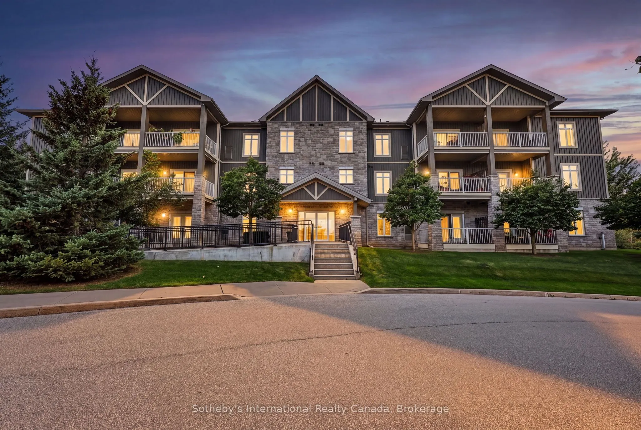 25 Beaver Street S #307