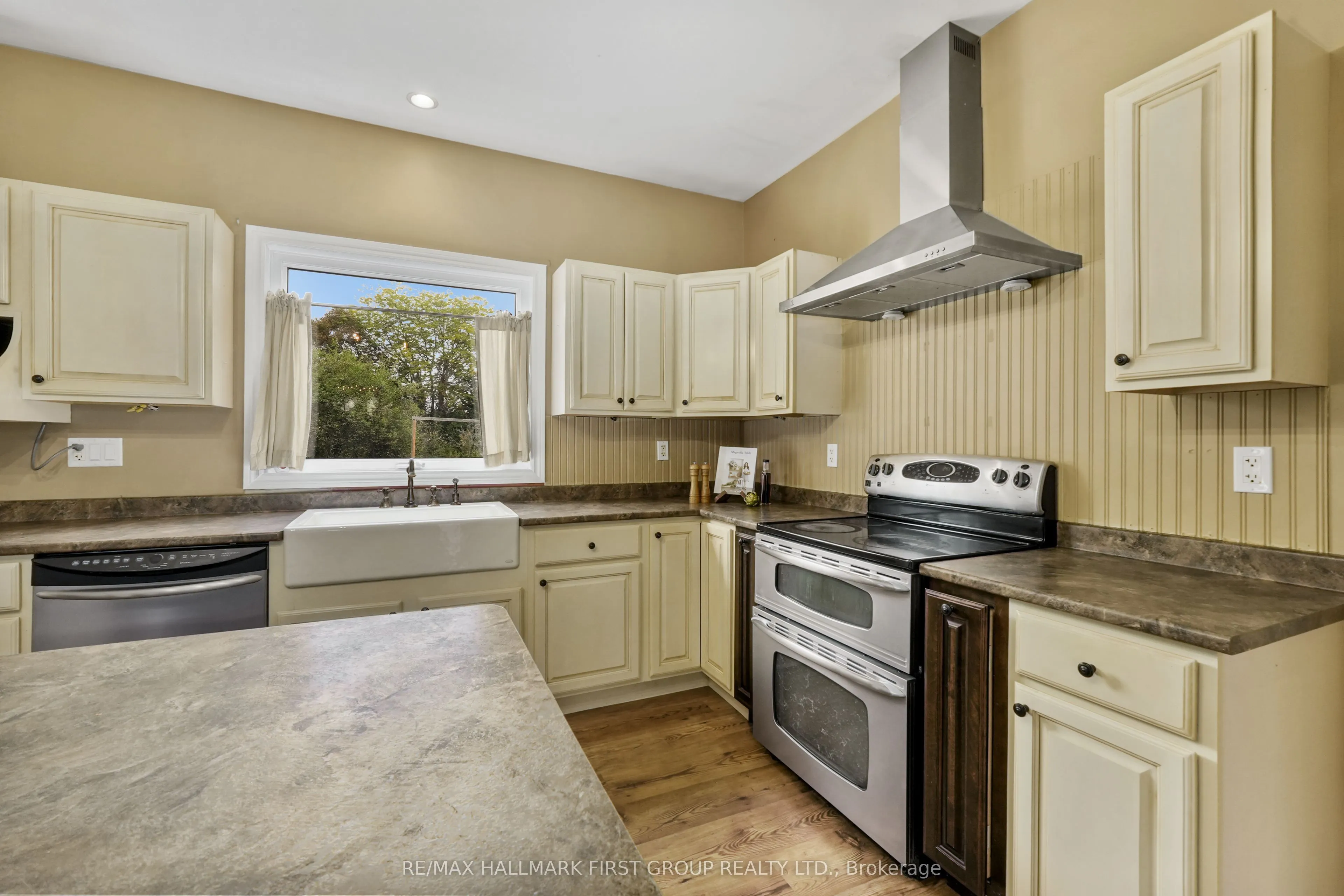 3937 Larose Crescent