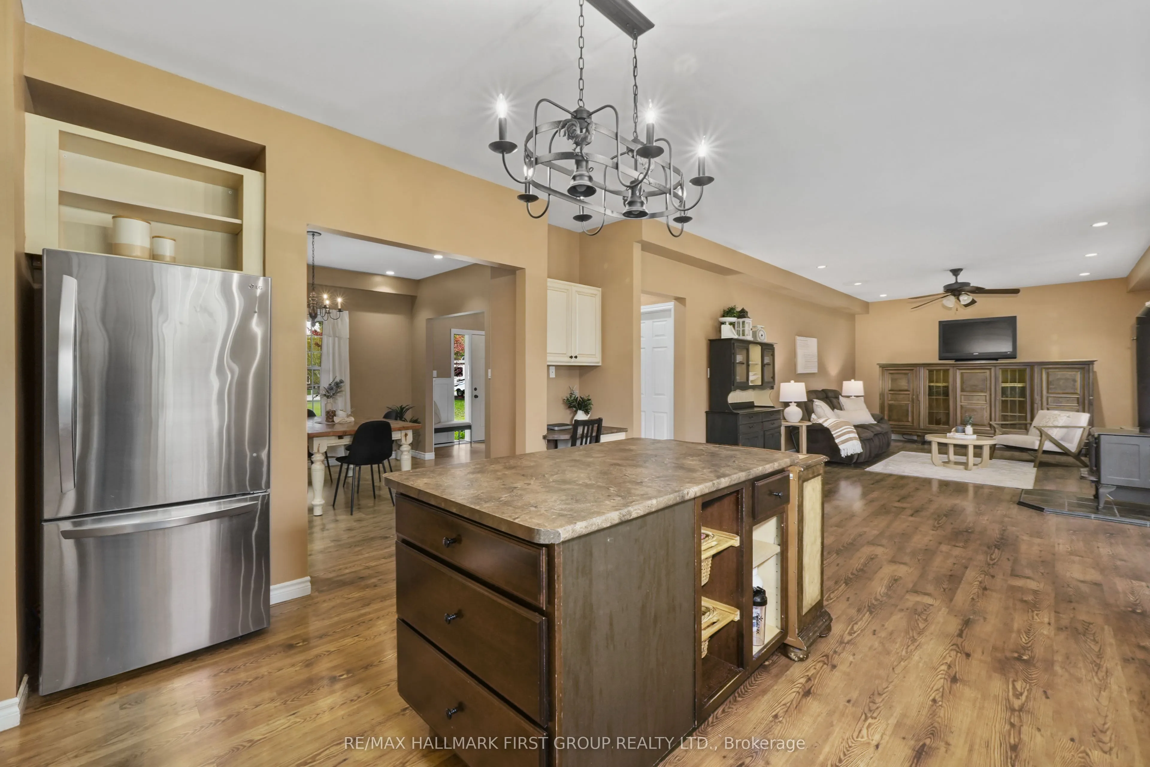 3937 Larose Crescent