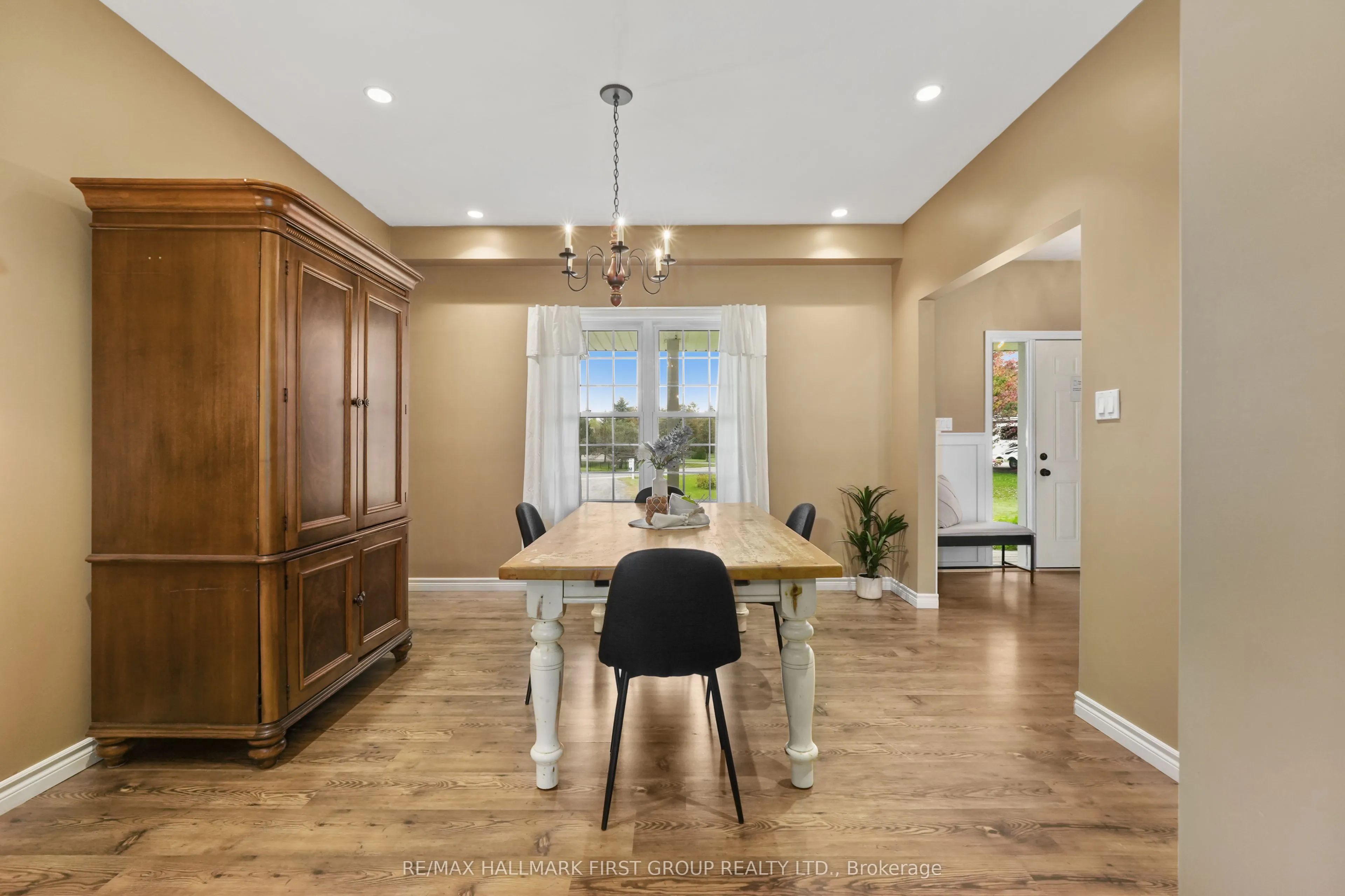 3937 Larose Crescent