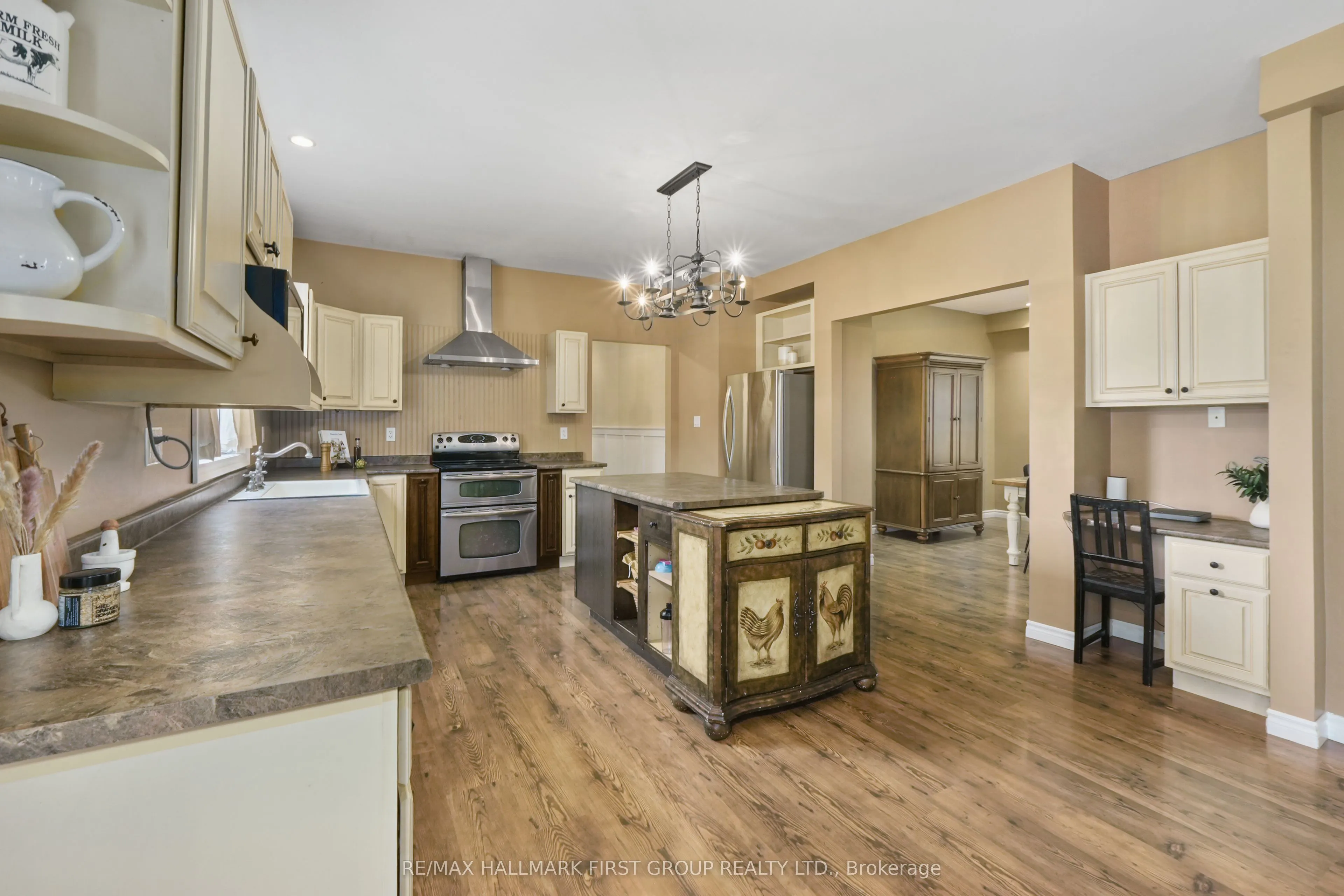 3937 Larose Crescent