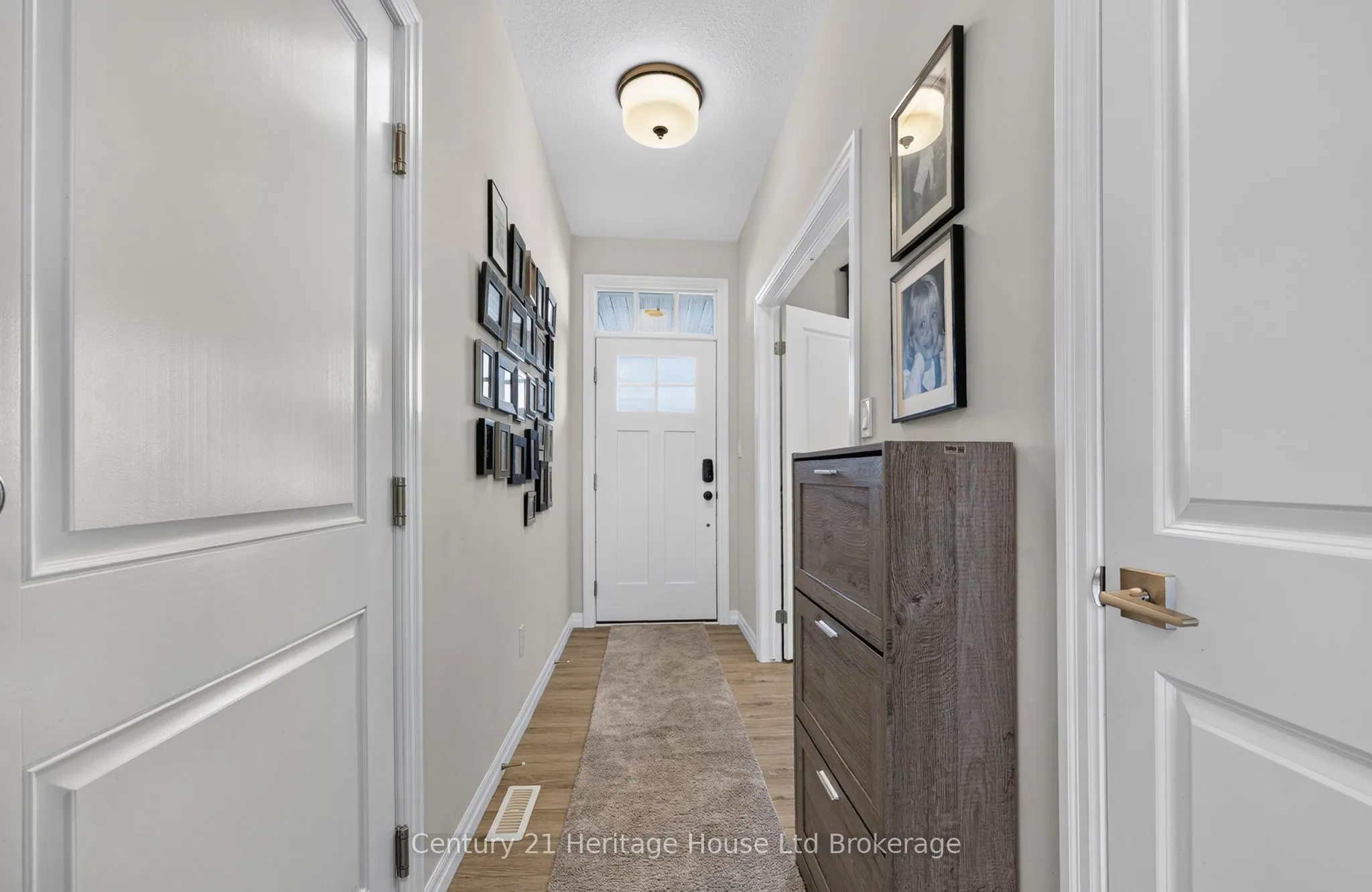 16 Huntley Avenue