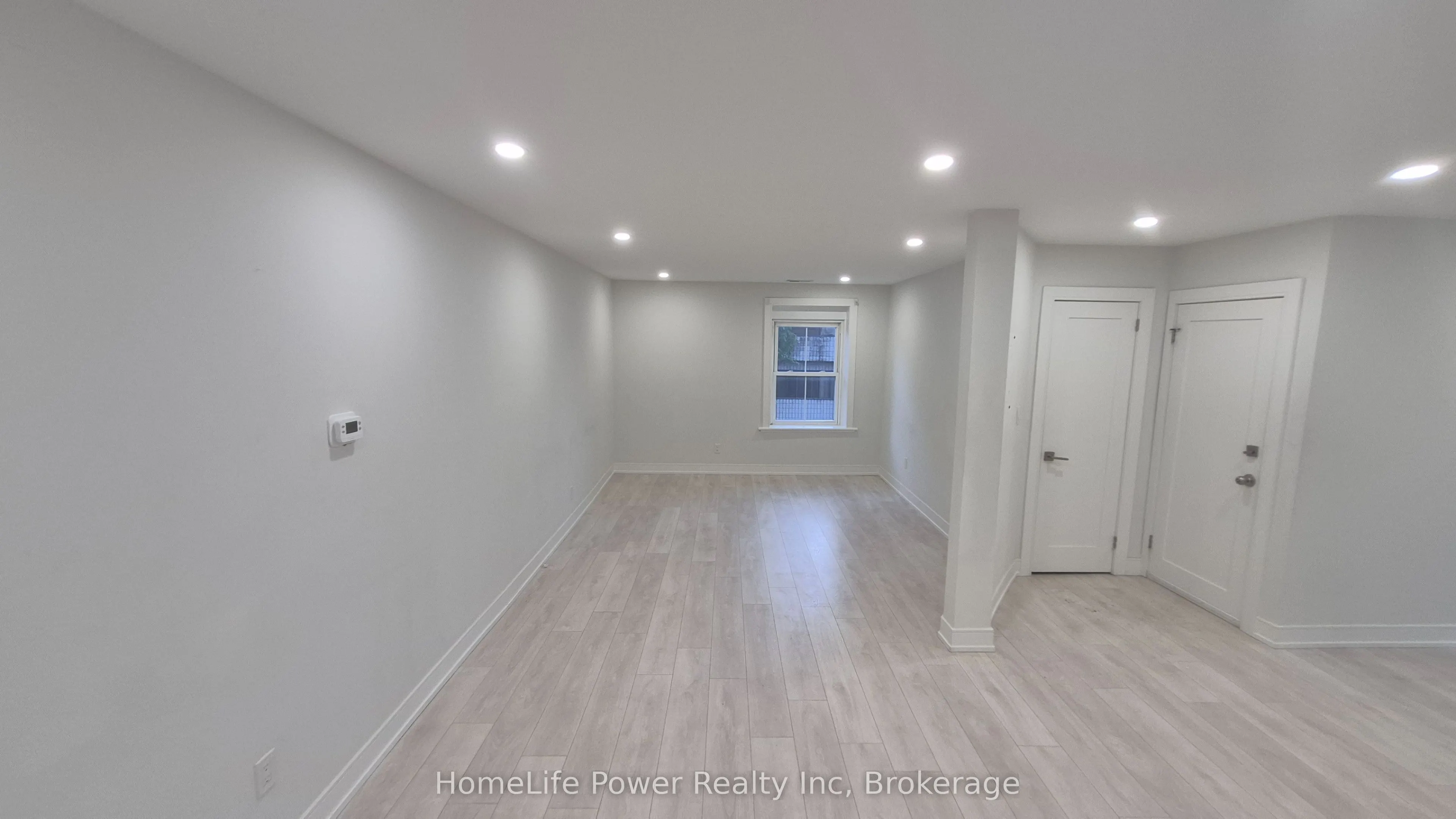 35 Wellington Street #2U