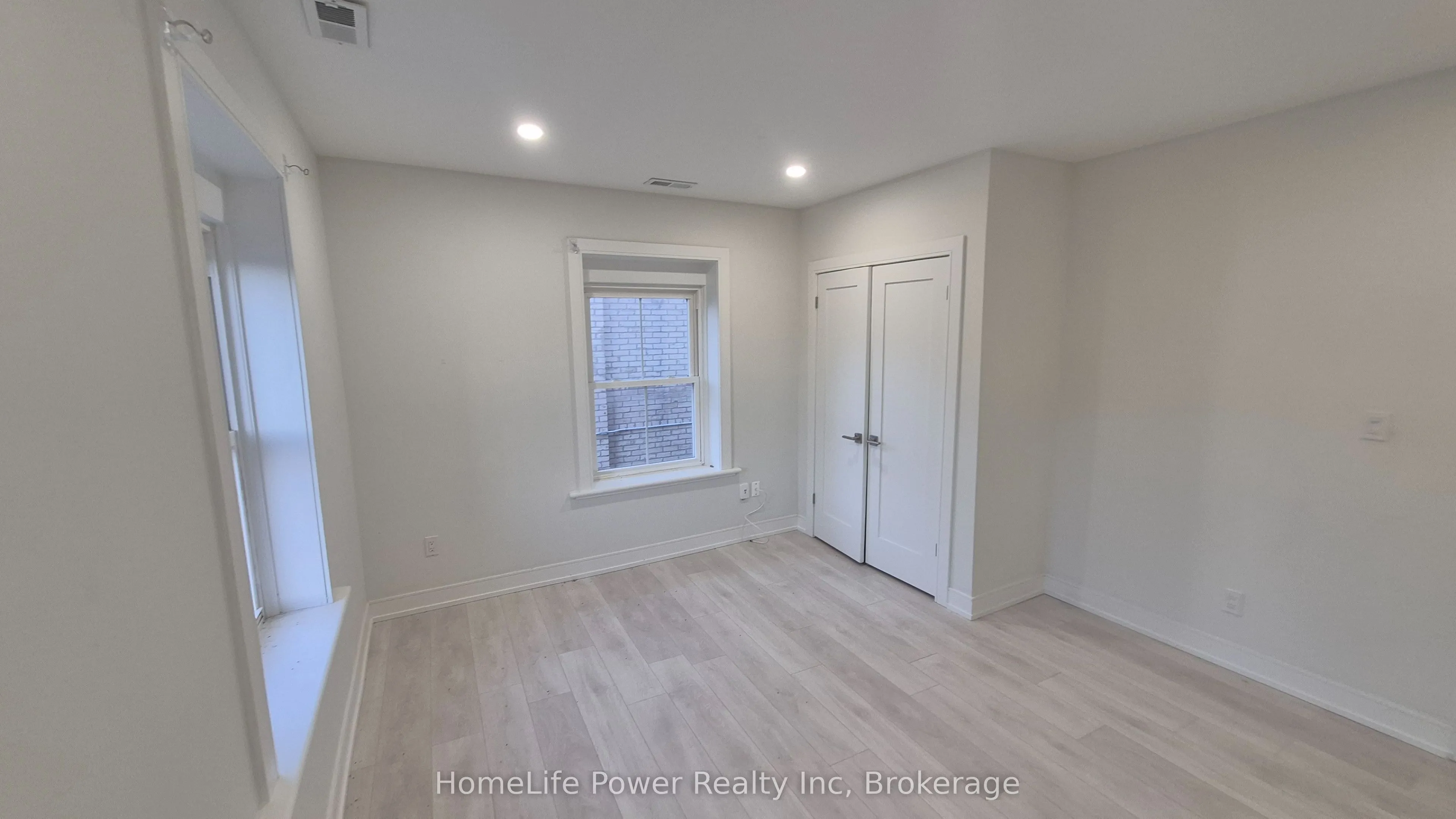 35 Wellington Street #2U