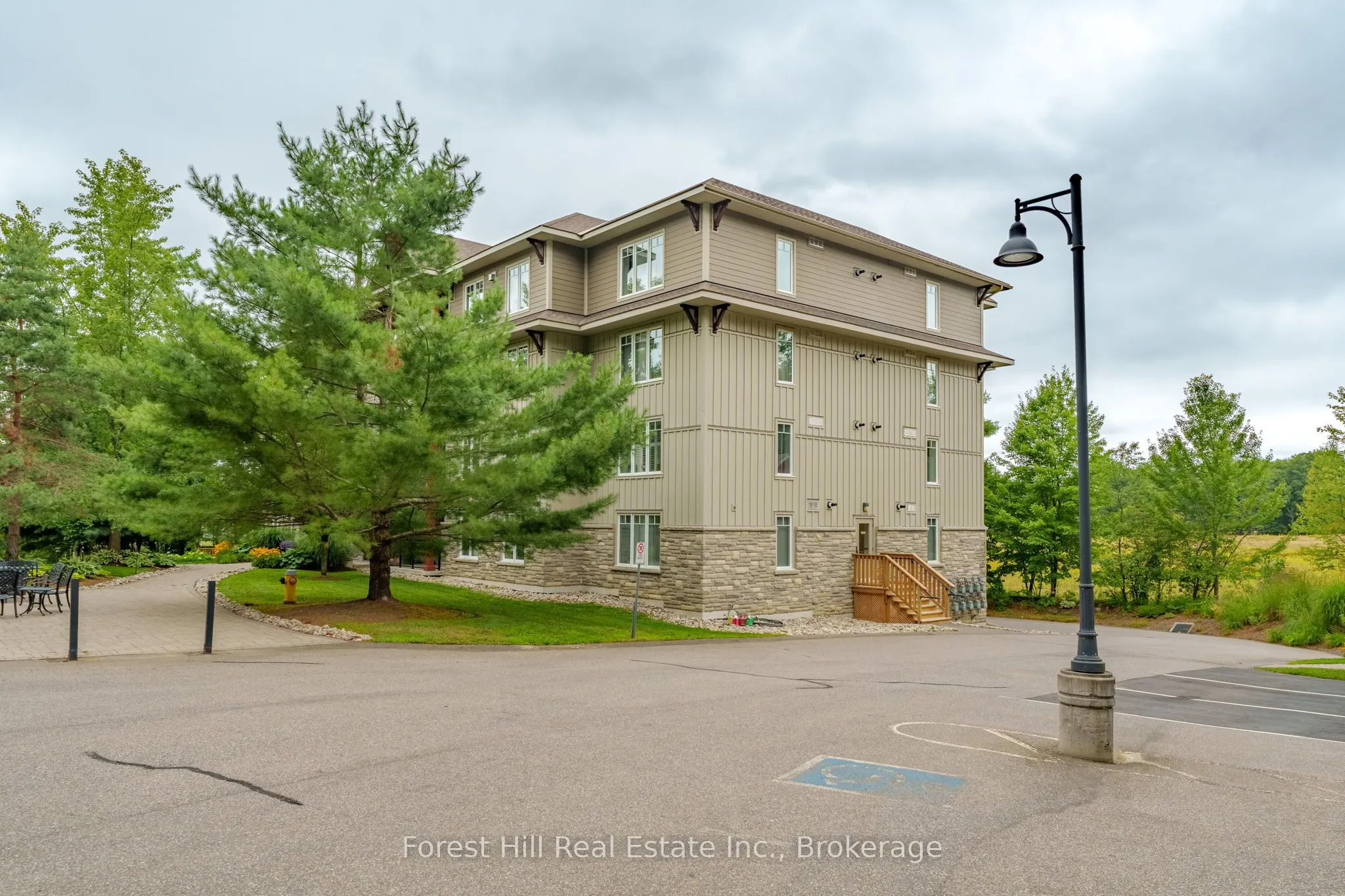 391C Manitoba Street #204
