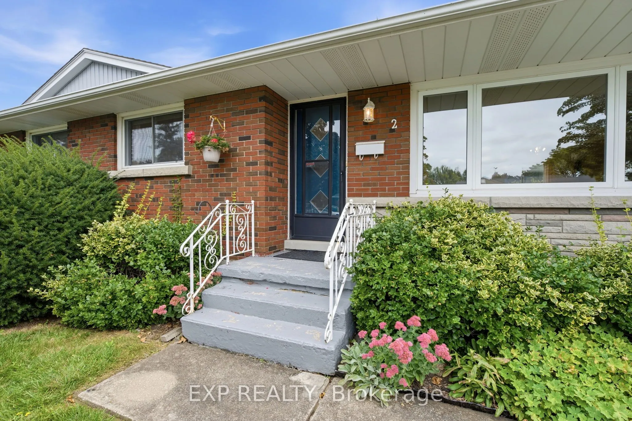 2 Glengrove Circle