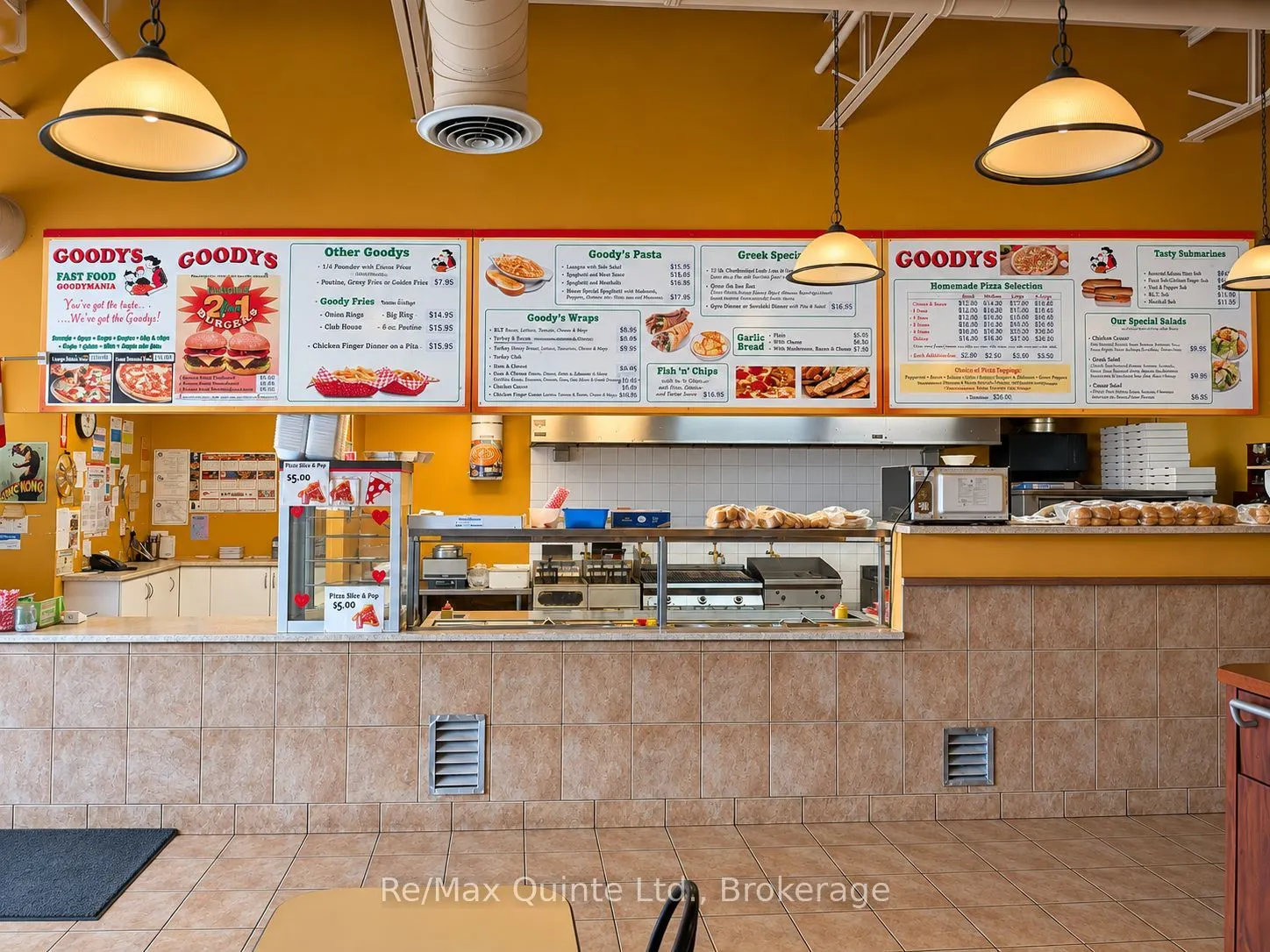 470 Dundas Street E