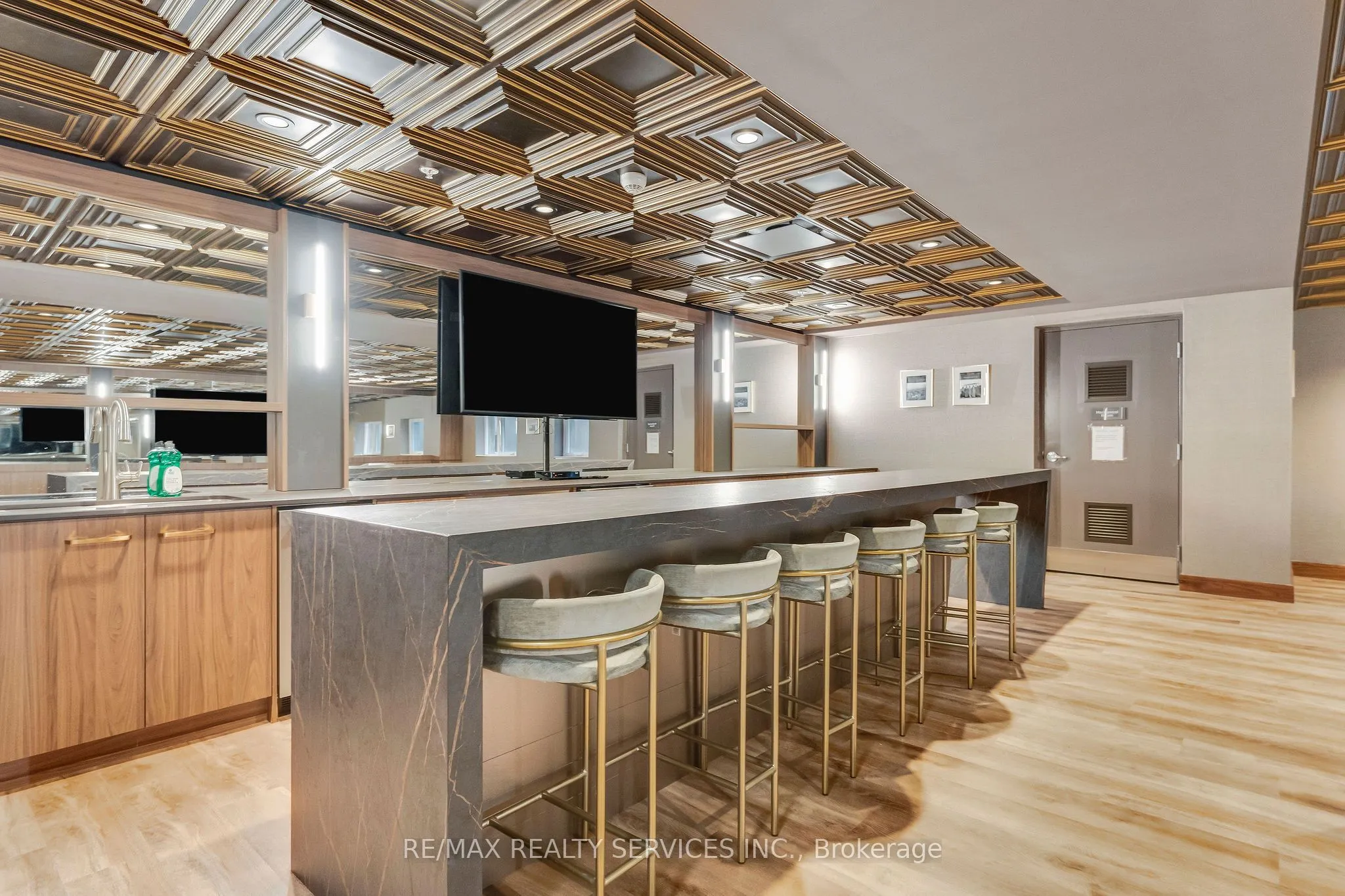 34 Norman Street #213