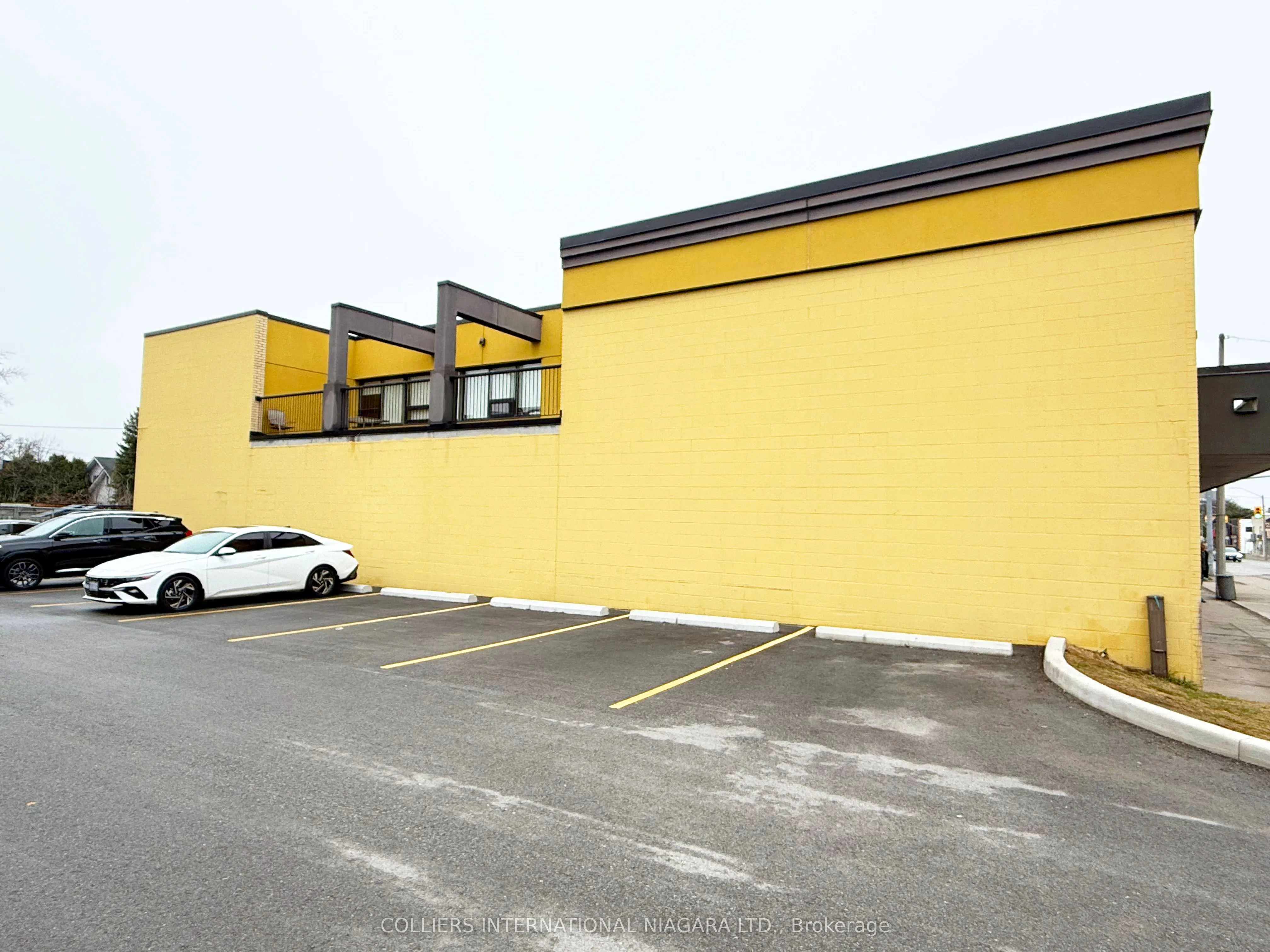 5001 Victoria Avenue #2