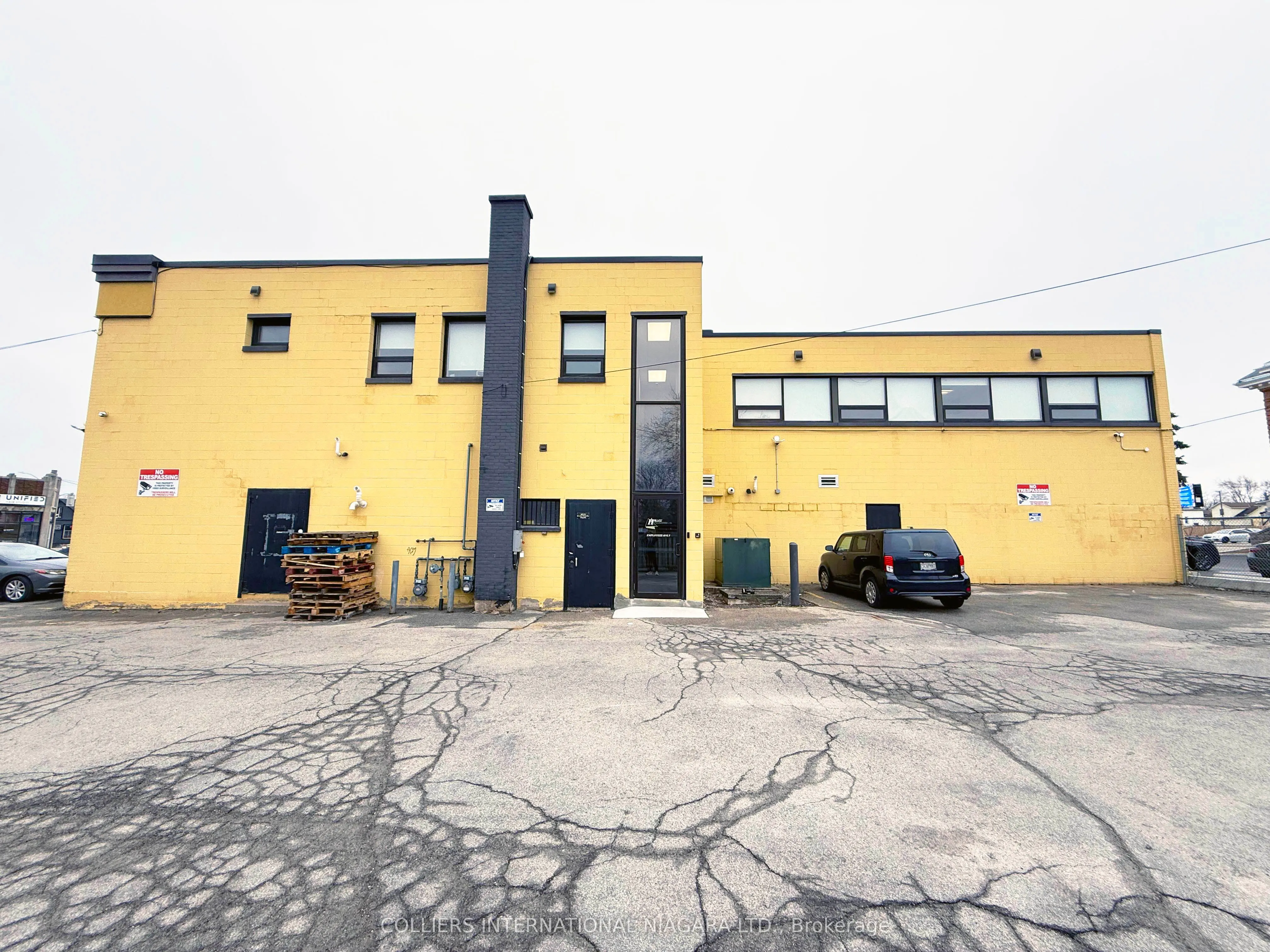 5001 Victoria Avenue #2