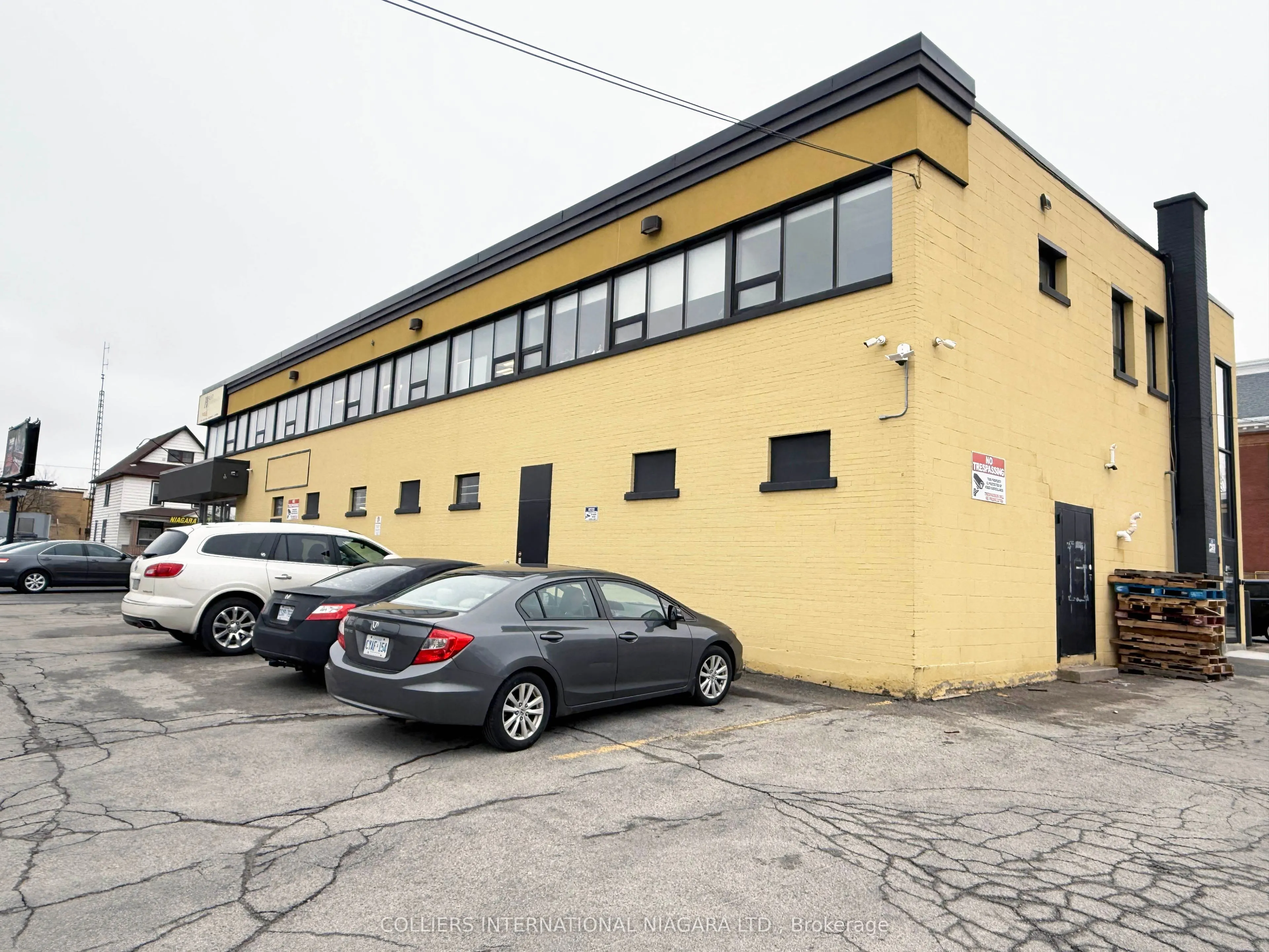 5001 Victoria Avenue #2