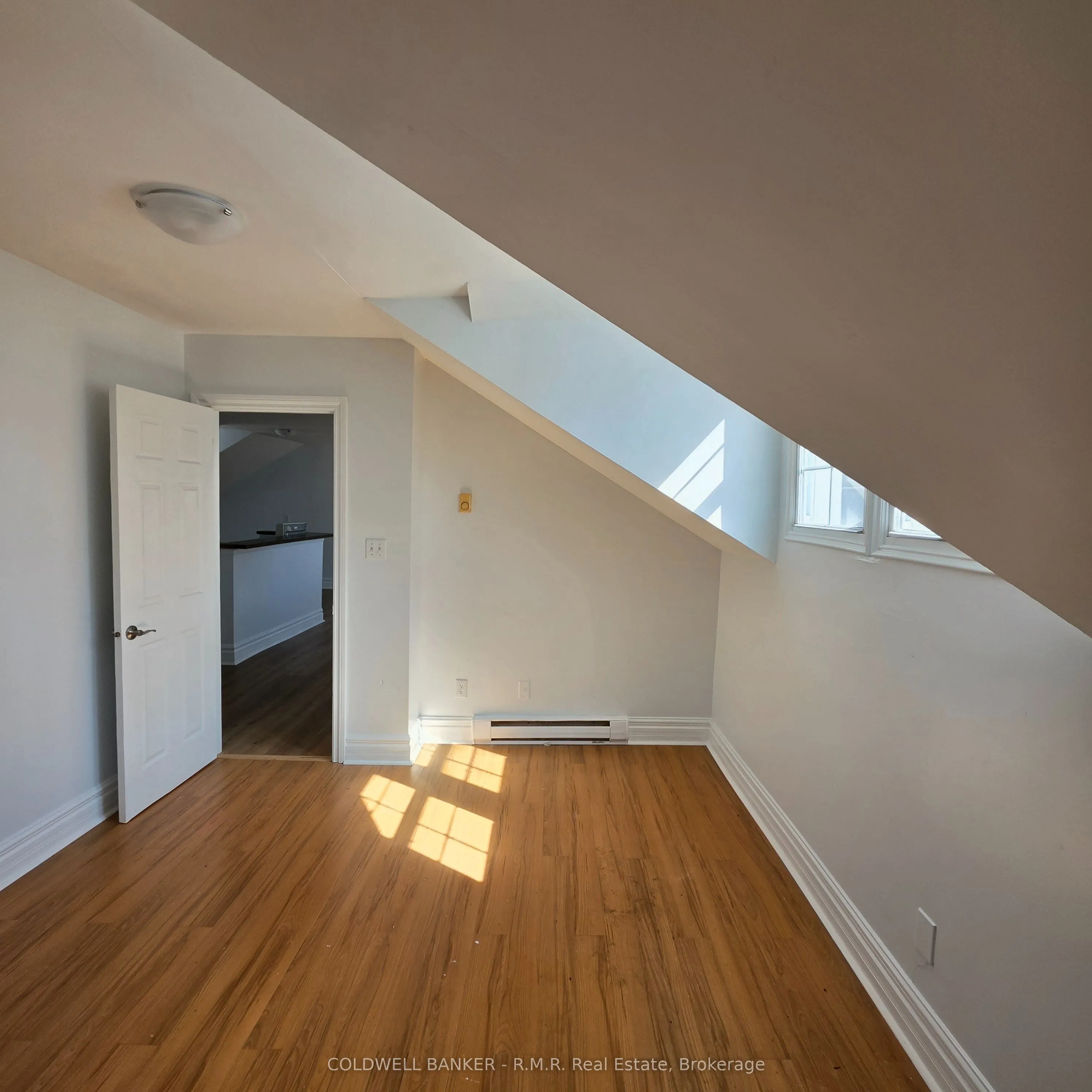 87 Albert Street #C