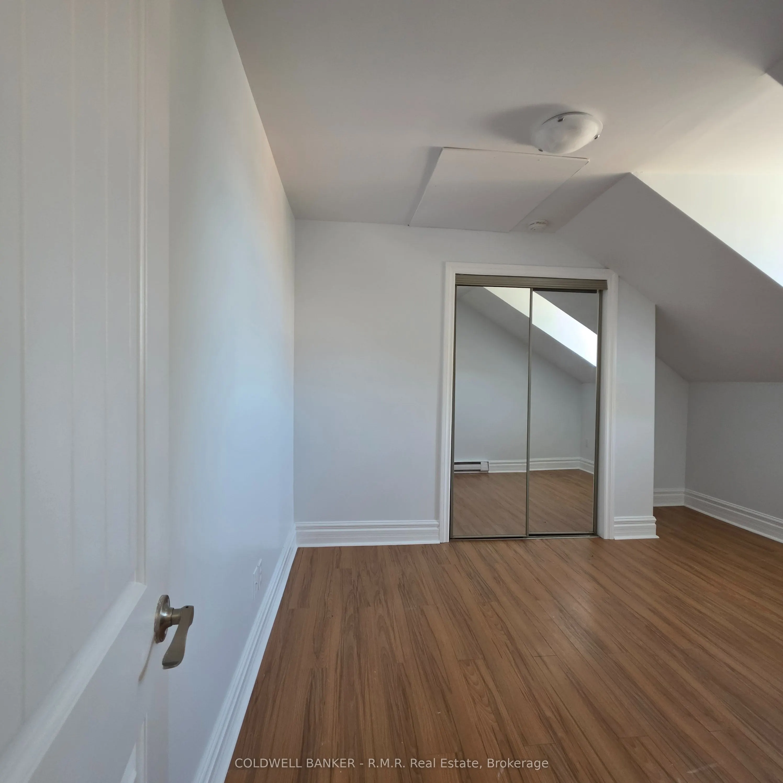 87 Albert Street #C