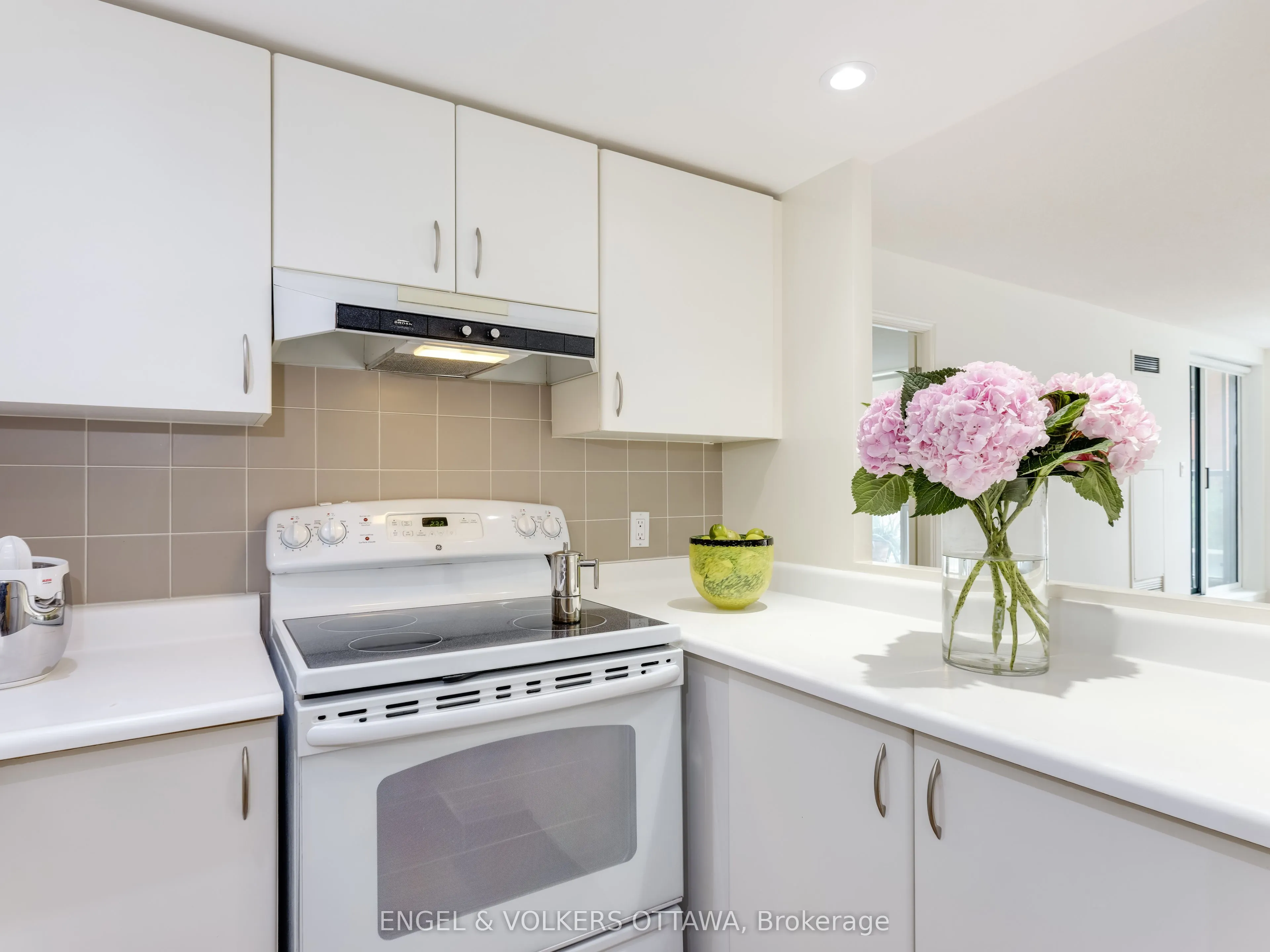35 MURRAY Street #212