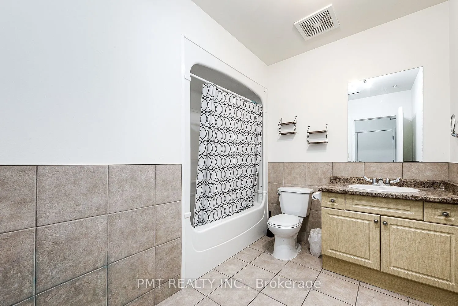150 Colborne Street E #208