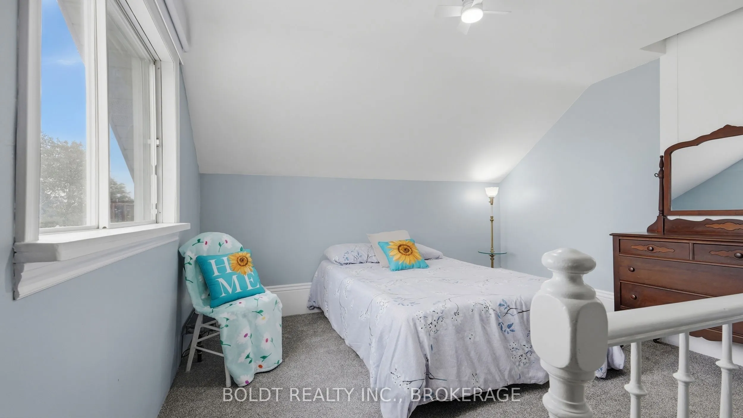 28 Chapel Street S