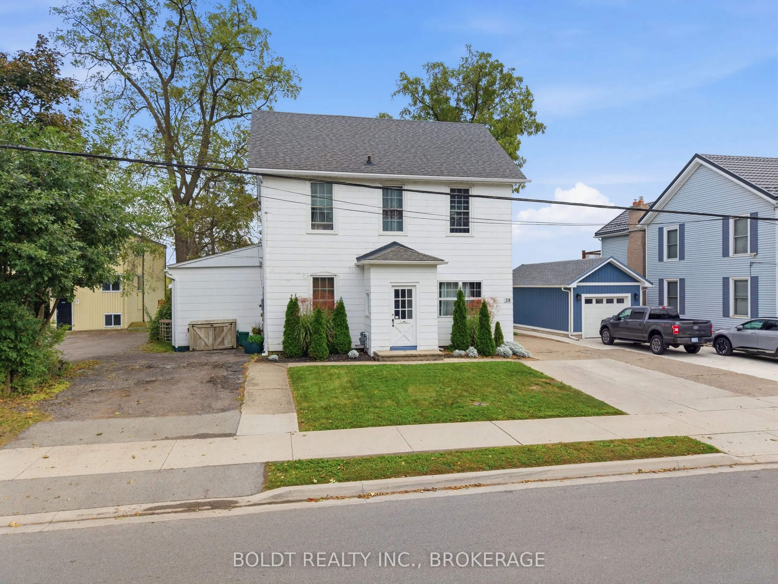 28 Chapel Street S