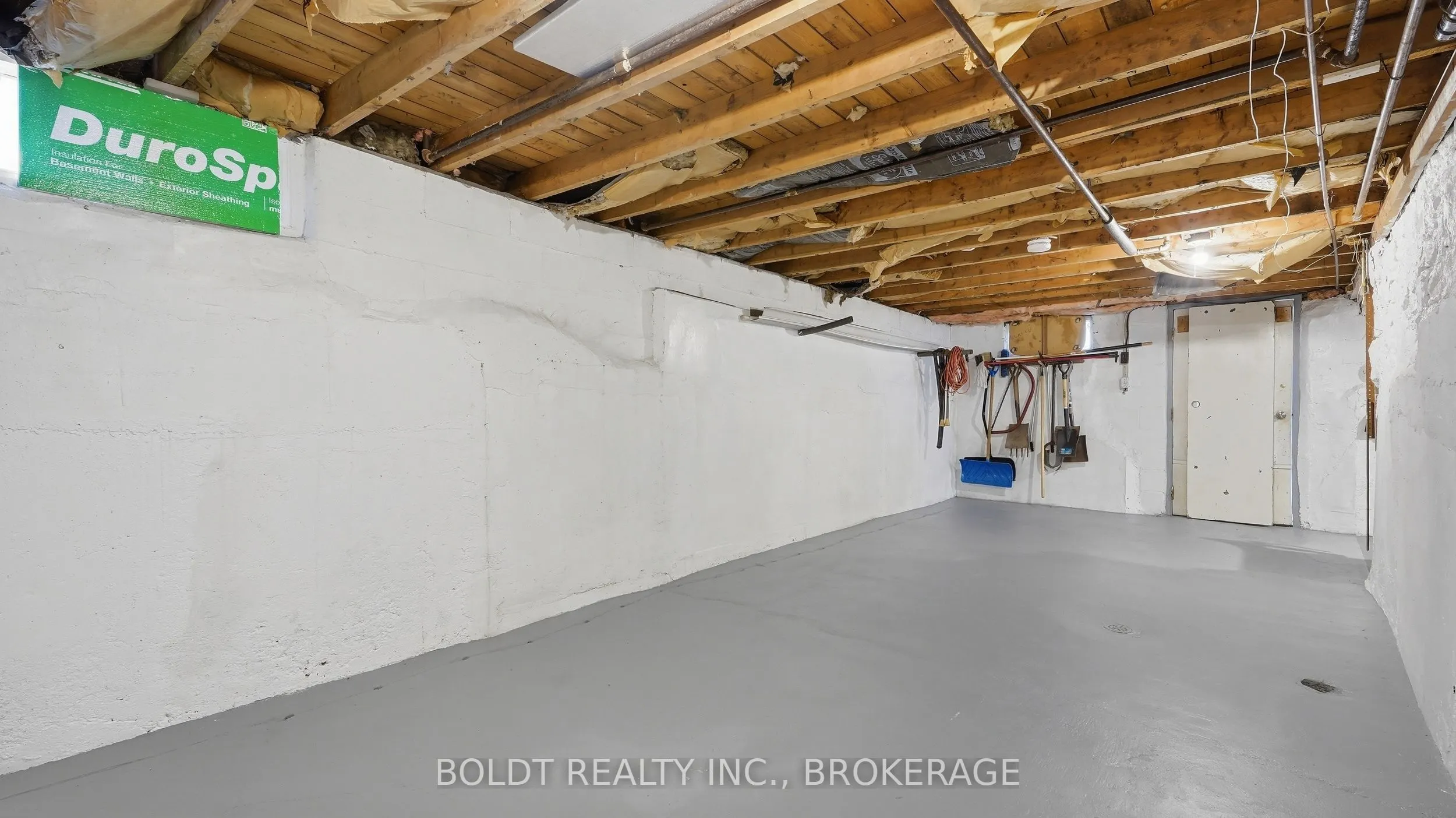 28 Chapel Street S