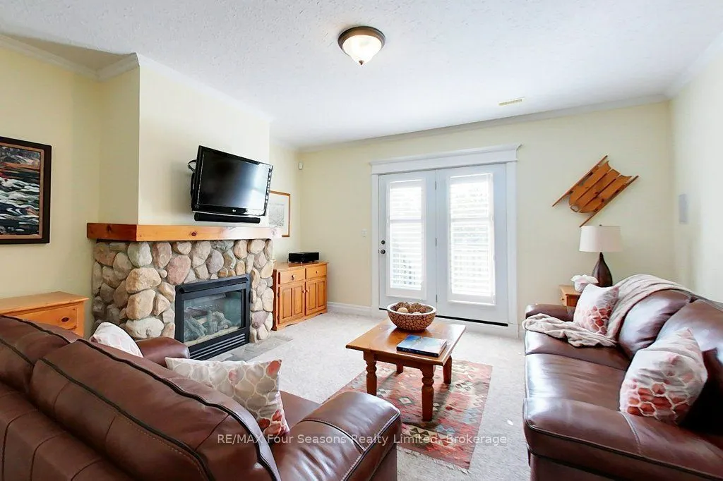 184 SNOWBRIDGE Way #201