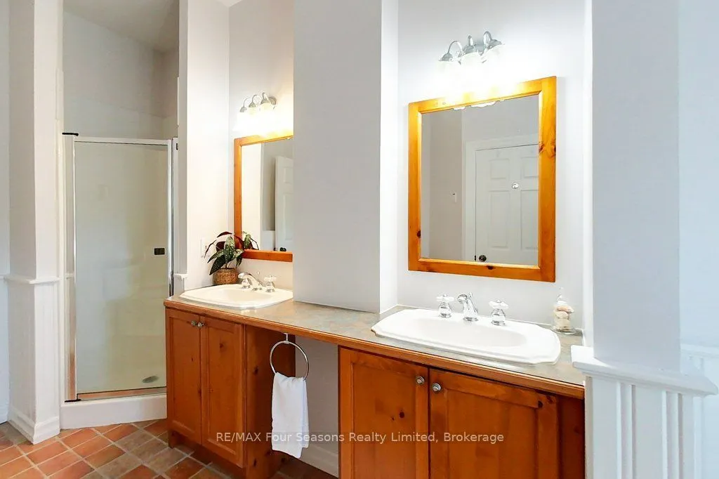 184 SNOWBRIDGE Way #201