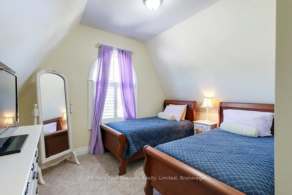 184 SNOWBRIDGE Way #201