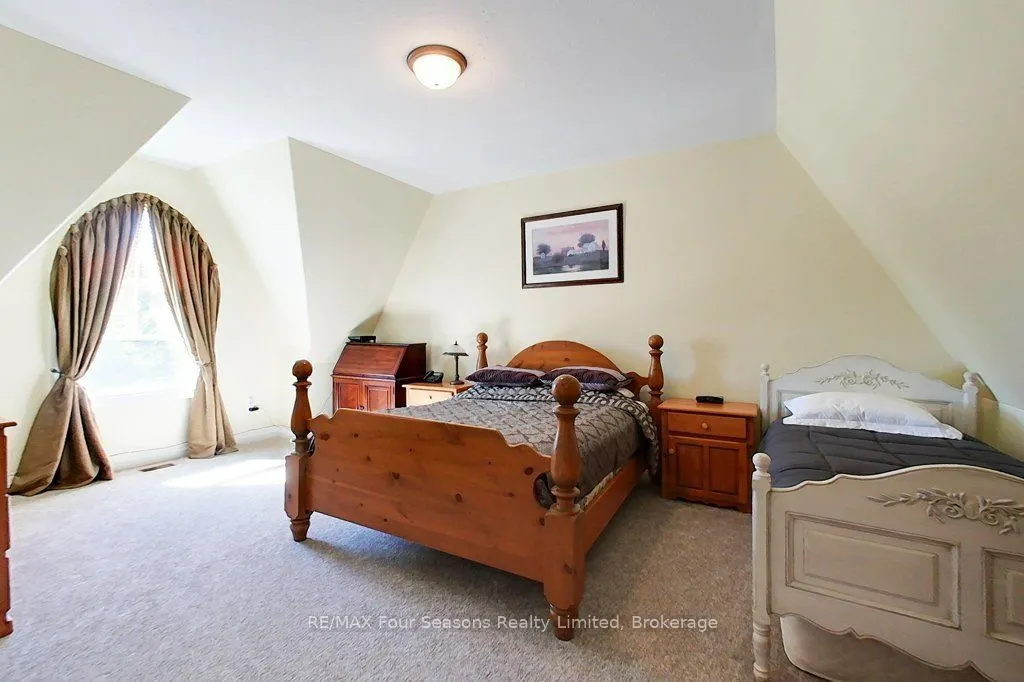 184 SNOWBRIDGE Way #201