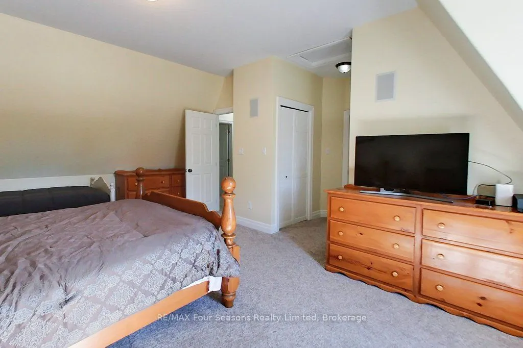 184 SNOWBRIDGE Way #201