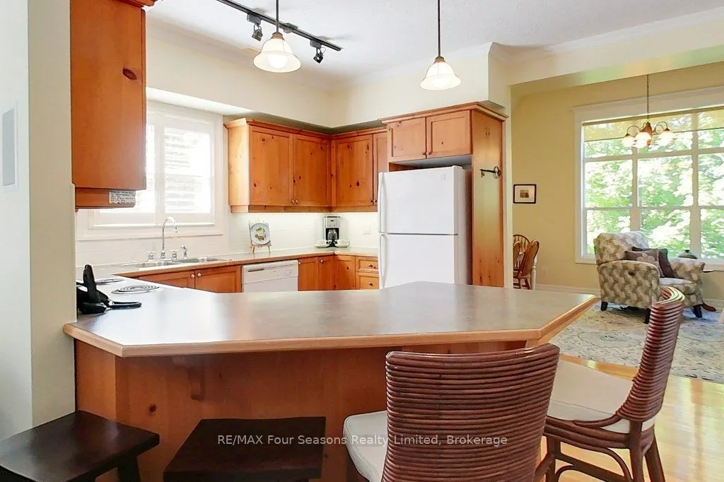 184 SNOWBRIDGE Way #201